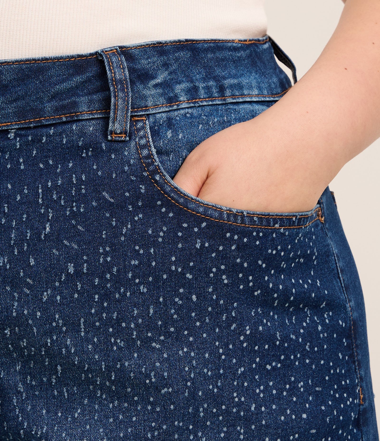 Calça Reta em Jeans com Elastano Efeito Laser Curve & Plus Size Azul 3