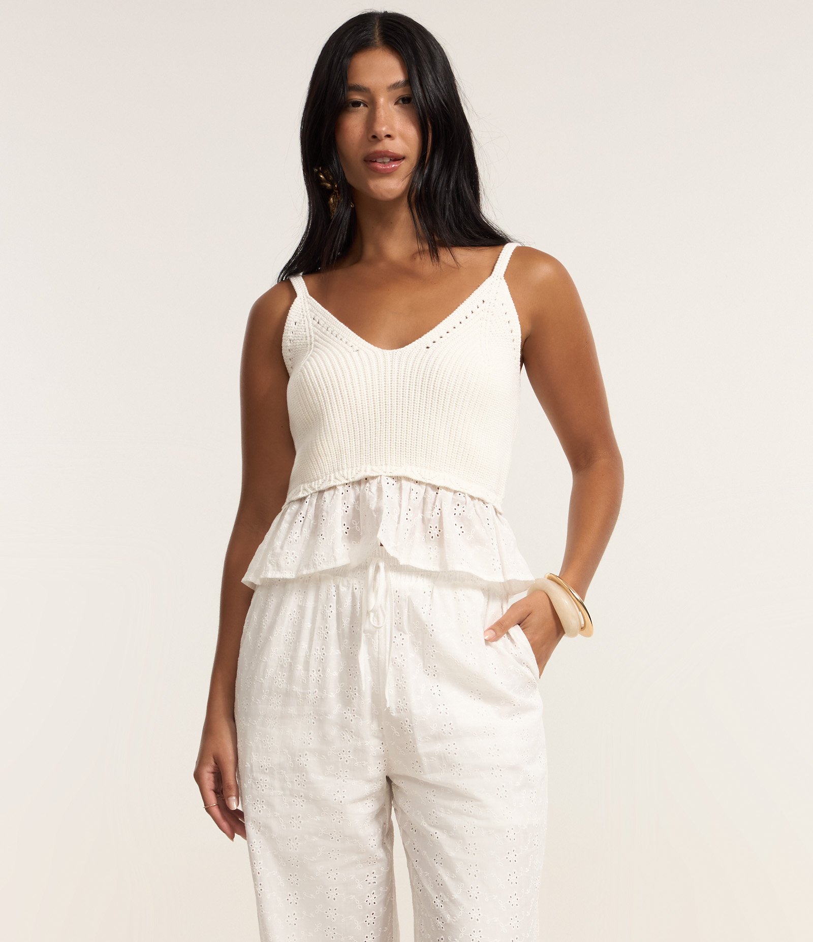 Calça Reta em Laise com Textura de Furinhos e Cós Elástico Branco 2