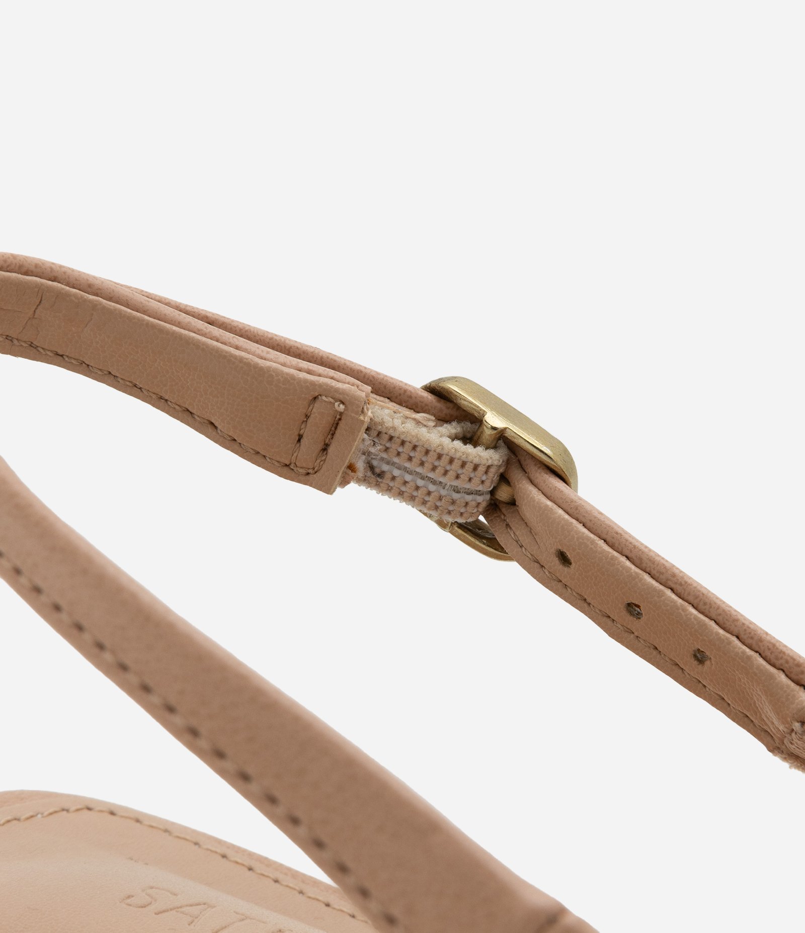 Sapato Scarpin Slingback com Laço e Detalhe em Madrepérola Bege 4