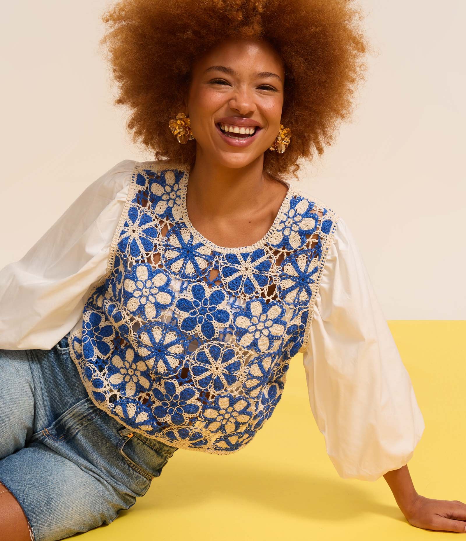 Blusa Cropped com Manga Bufante e Estampa Efeito Crochê Bicolor Off White/Azul 5