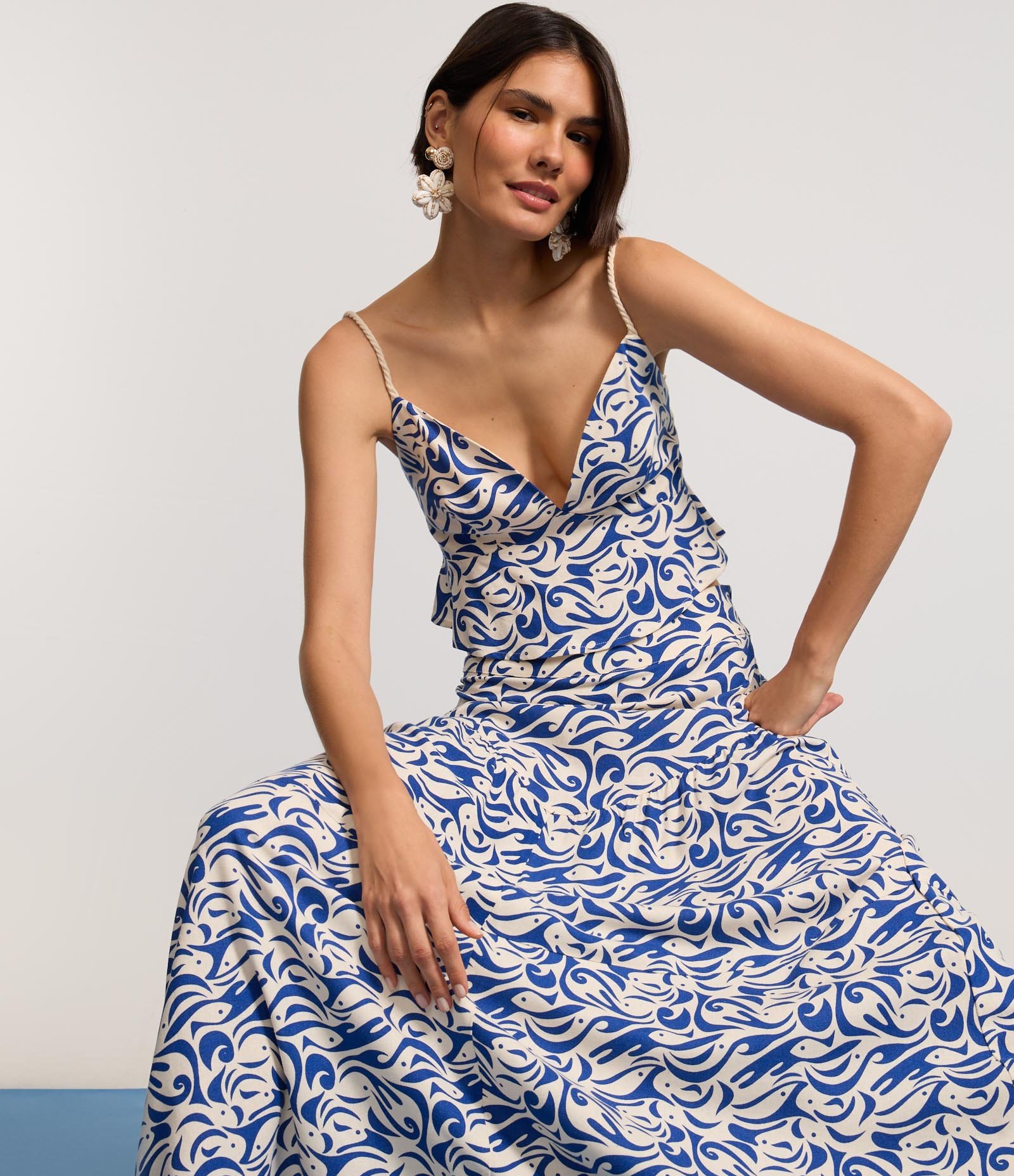 Blusa Cropped em Viscolinho com Estampa de Peixinhos Bege/Azul 5