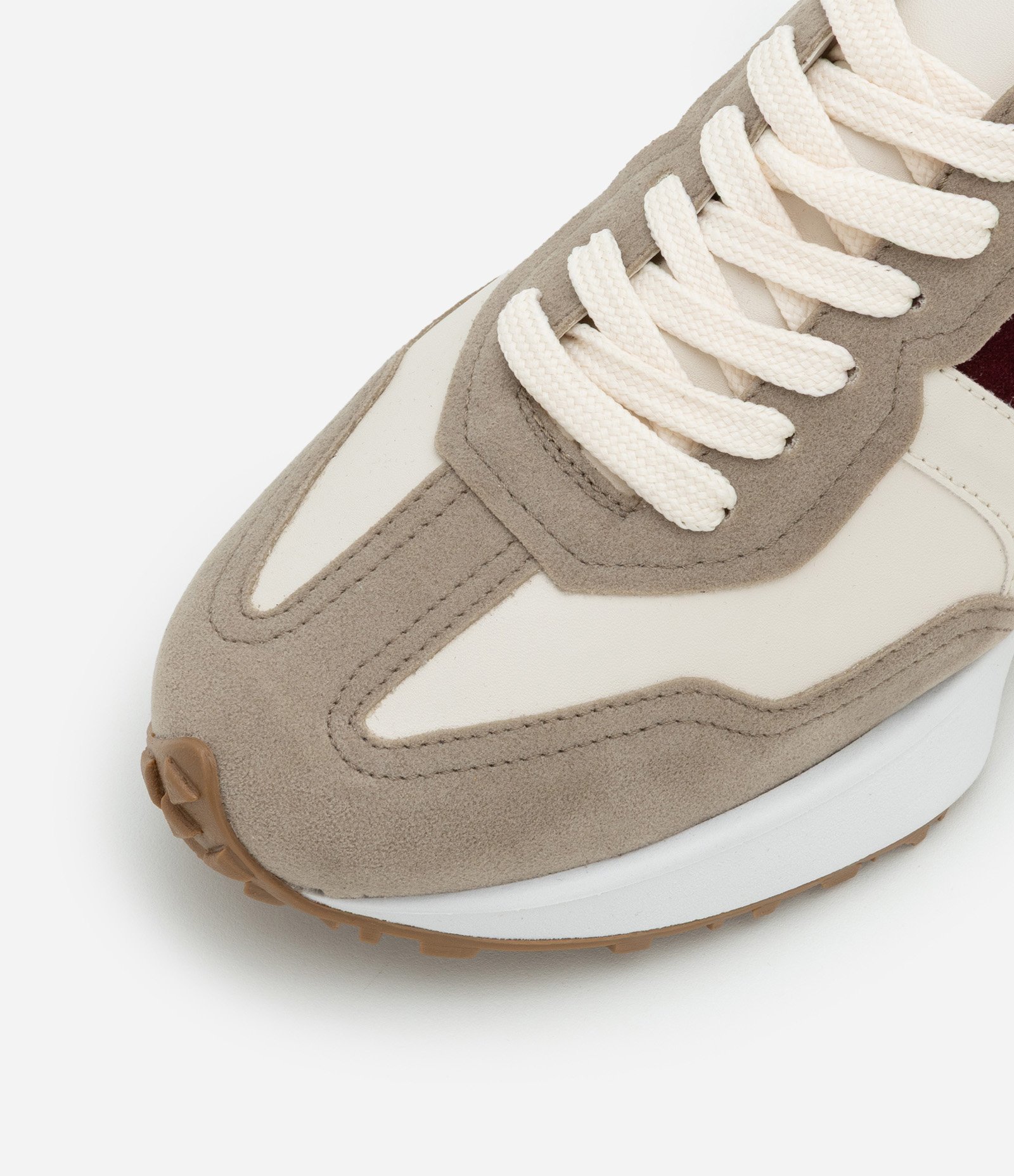 Tênis Jogging em PU com Recortes Contrastantes Cinza 4