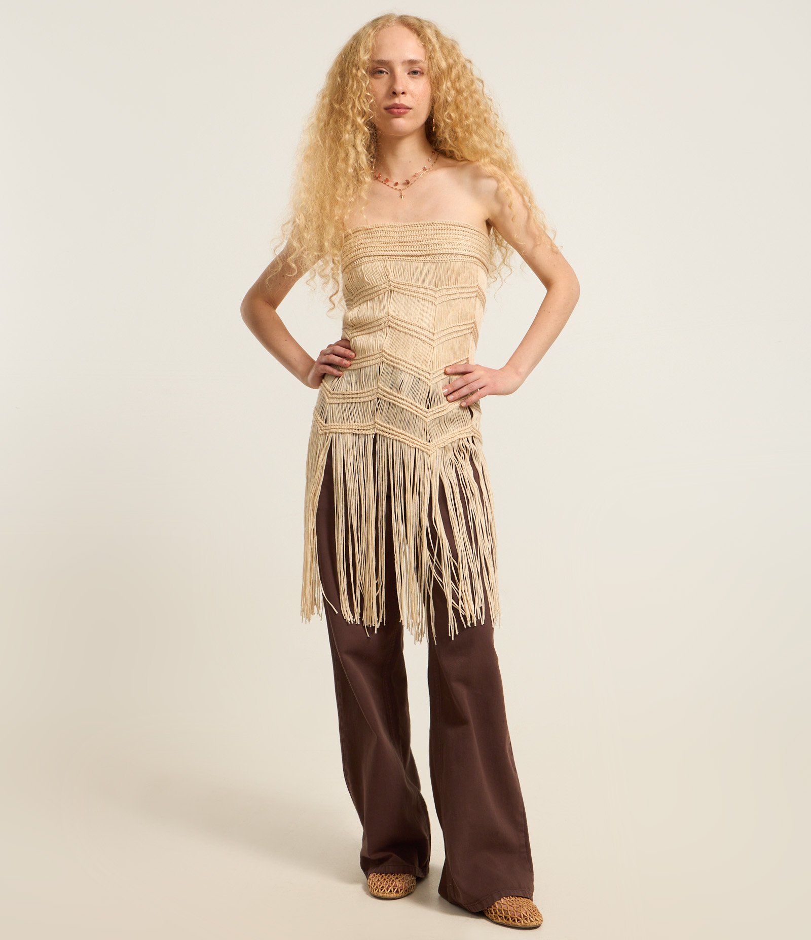 Blusa em Tricot Alongada com Franjas Macrame Bege 2