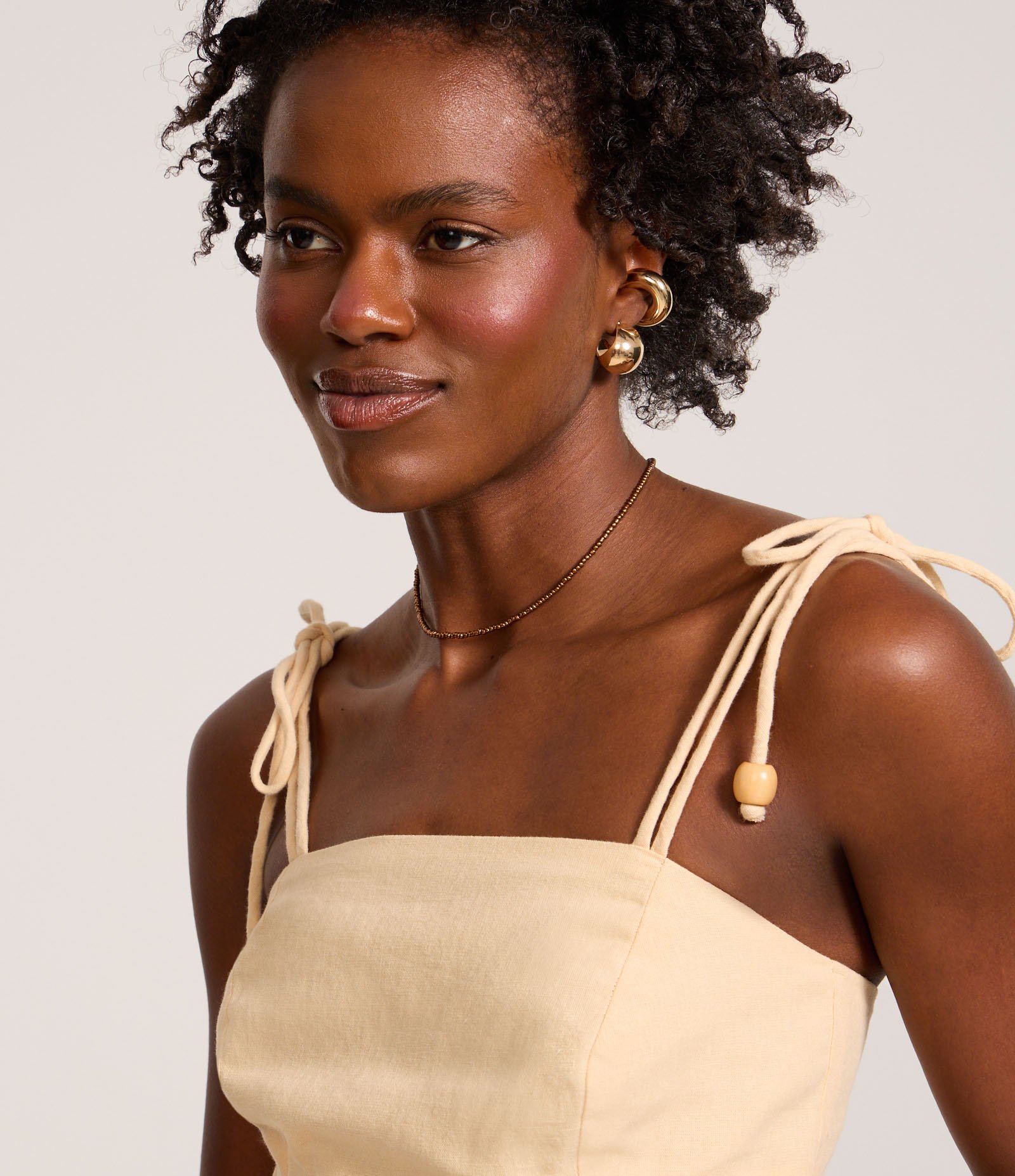 Blusa Cropped em Viscolinho com Lastex e Amarração Bege 3