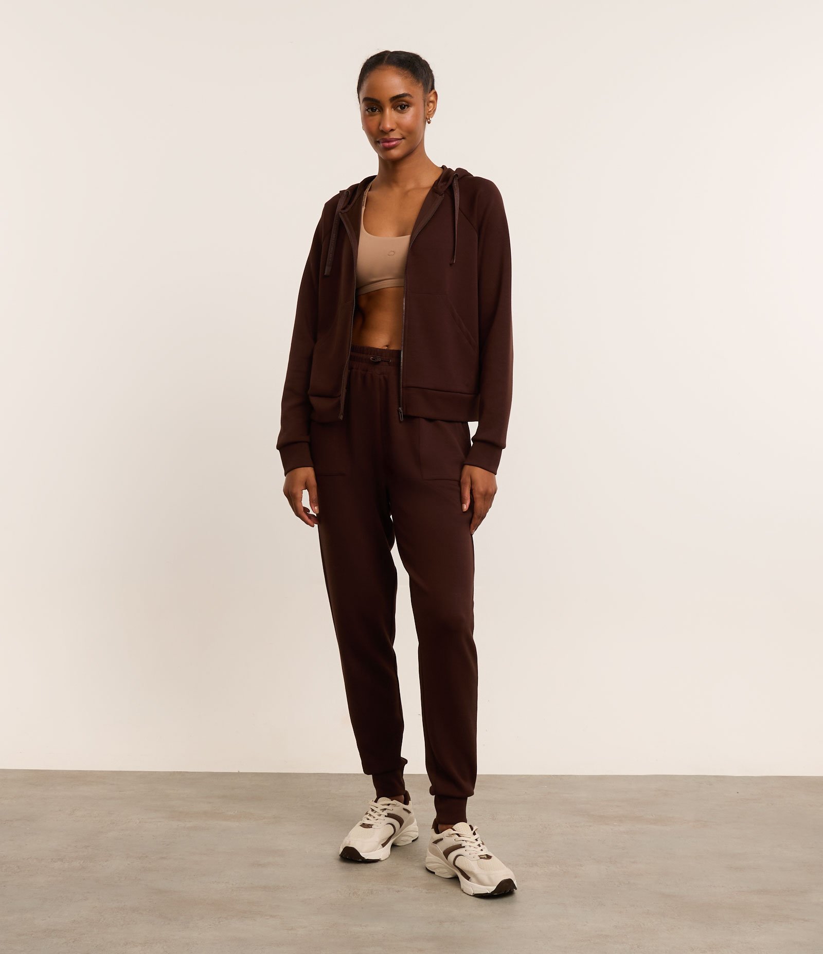 Jaqueta Esportiva em Modal com Capuz Marrom 2