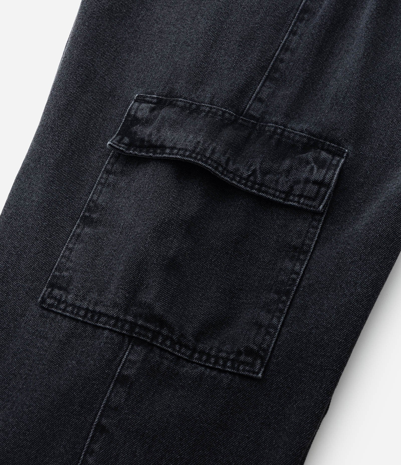 Calça Wide em Jeans com Elástico no Cós e Bolsos Cargo Curve & Plus Size Preto 7