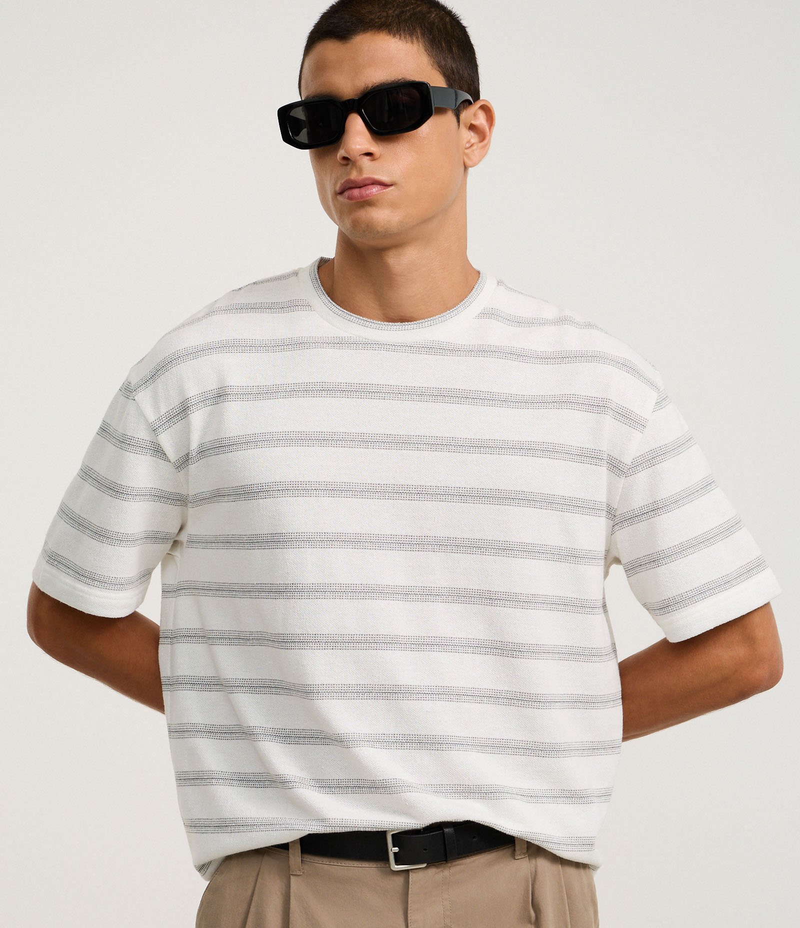 Camiseta Boxy em Algodão com Estampa de Listras Bege 3