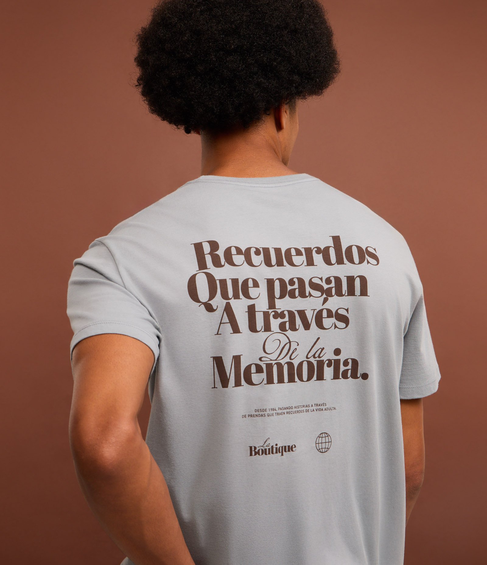 Camiseta Comfort em Algodão com Estampa Lettering La Boutique Cinza 2