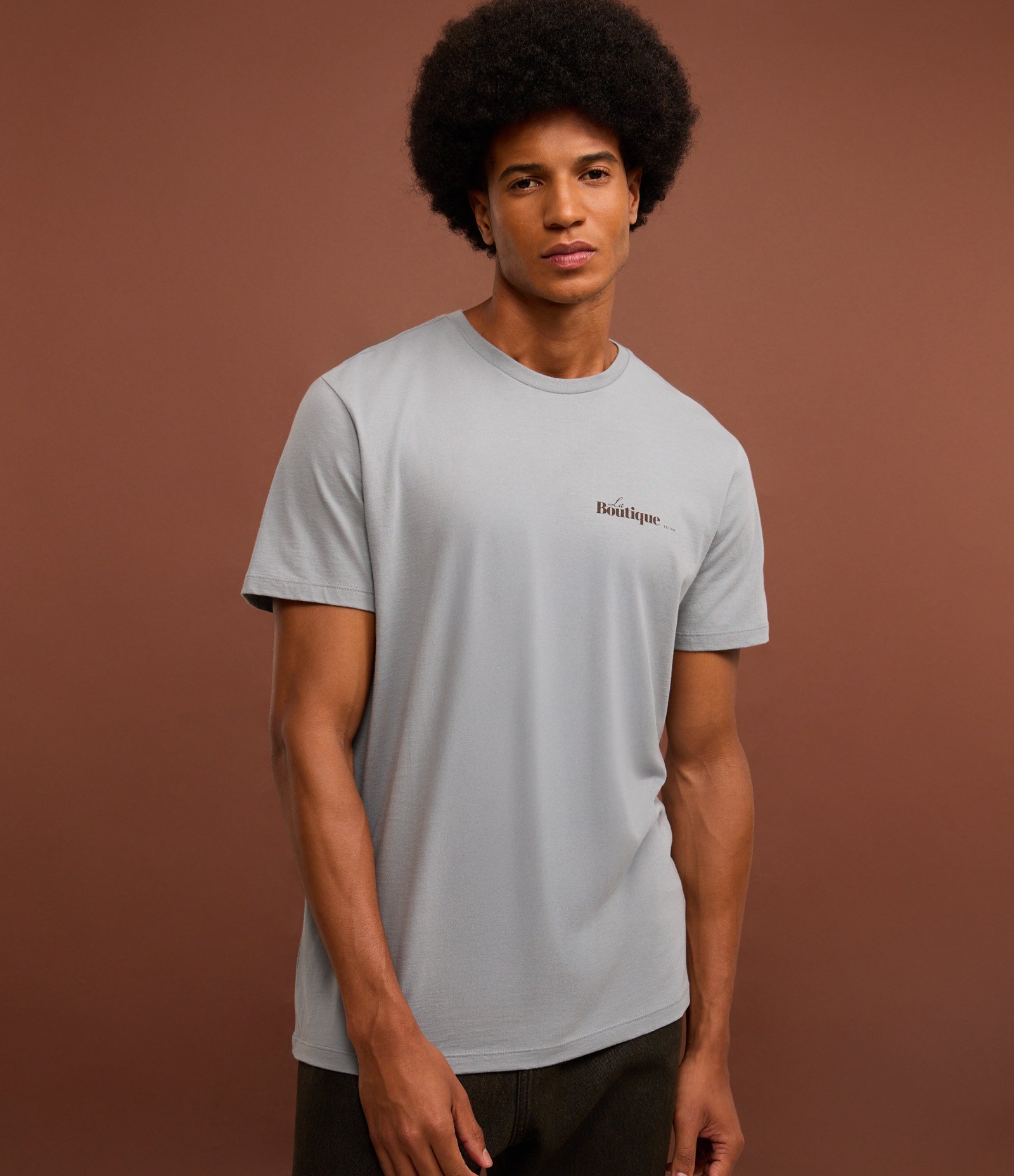 Camiseta Comfort em Algodão com Estampa Lettering La Boutique Cinza 5
