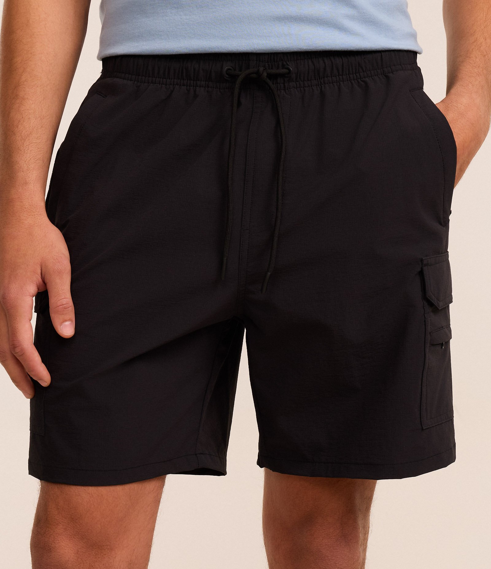 Bermuda em Poliamida com Bolso Cargo Preto 2