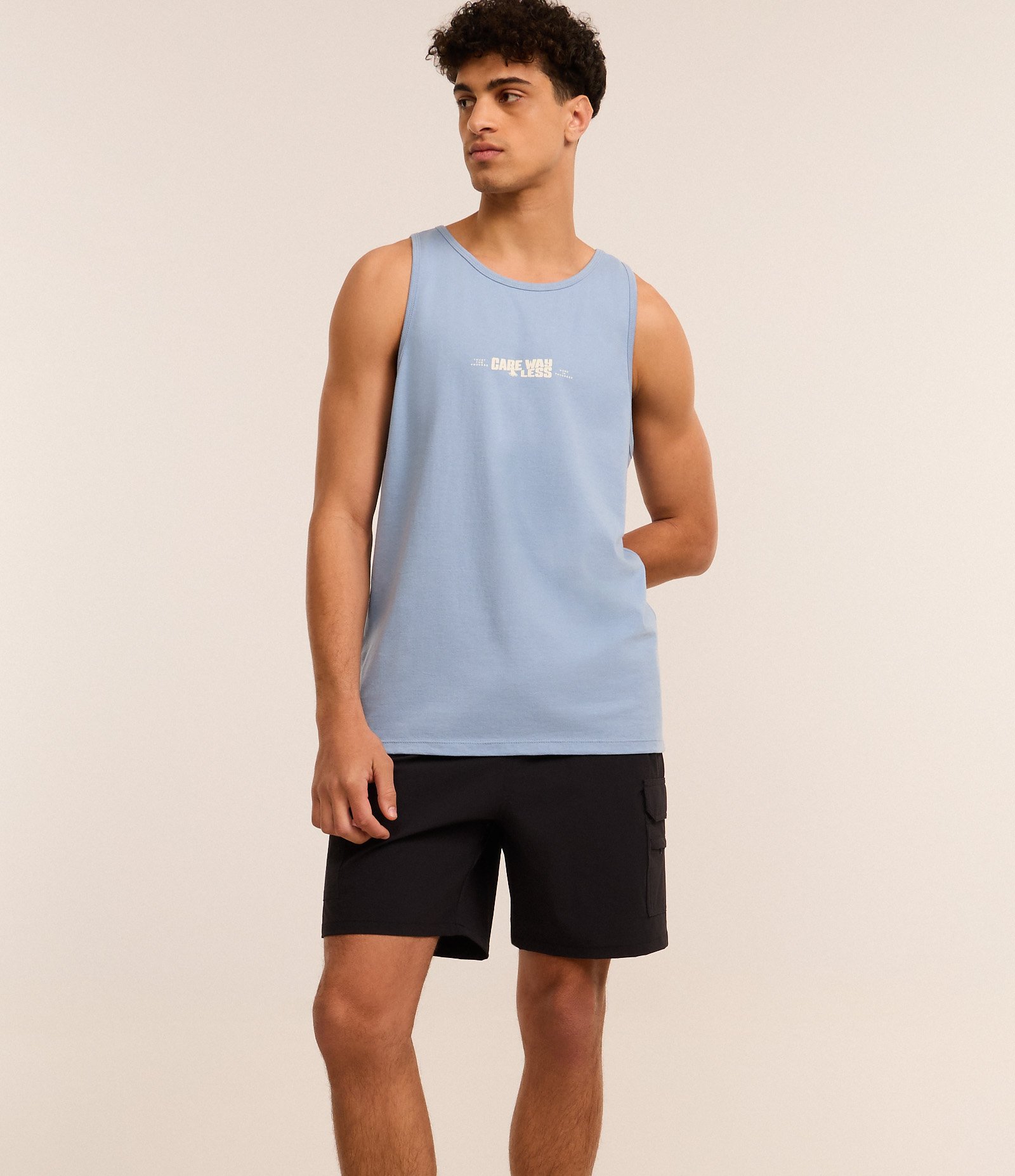 Bermuda em Poliamida com Bolso Cargo Preto 5