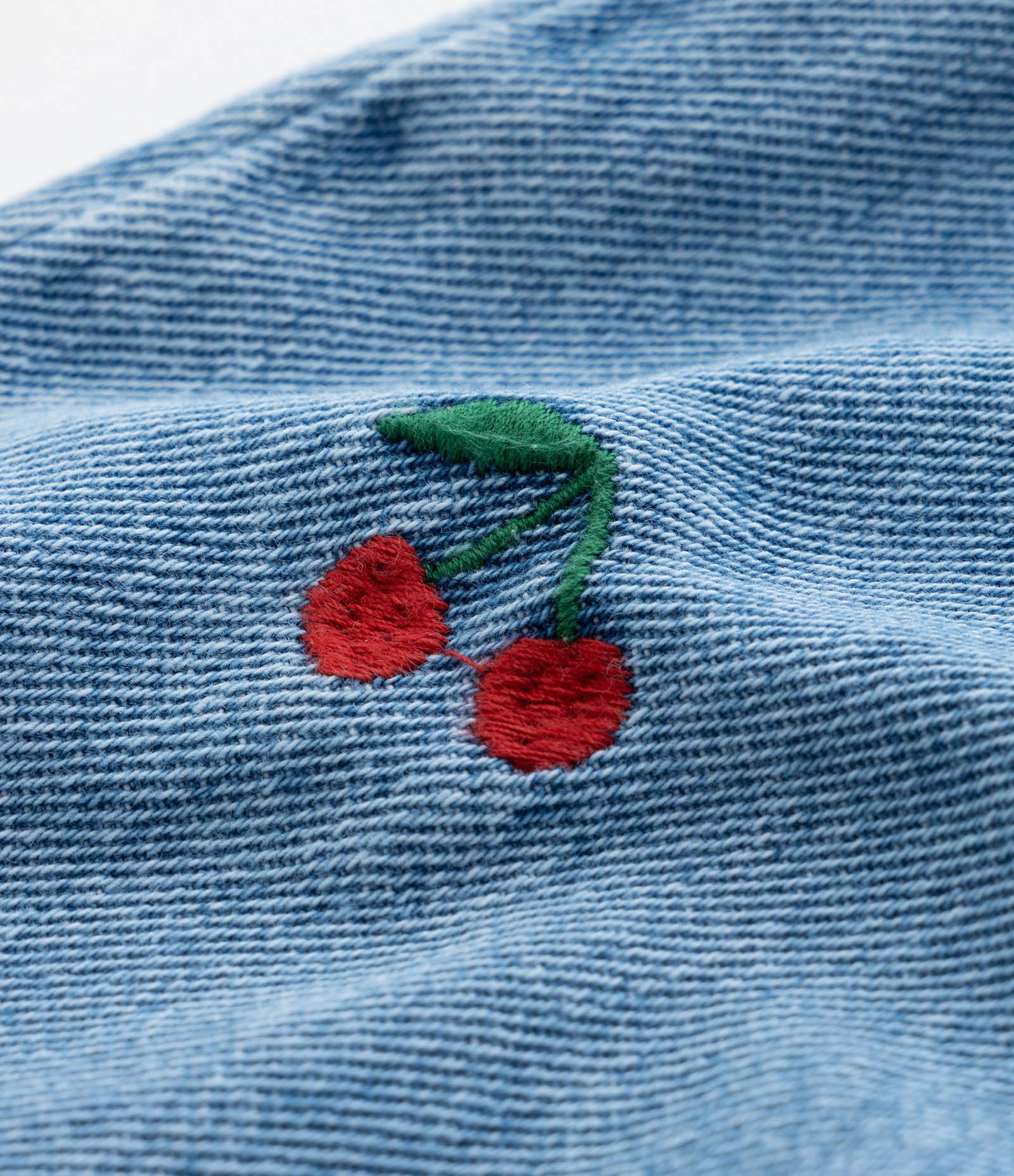 Jaqueta Infantil Jeans com Bordado Cerejas - Tam 5 a 14 Anos Azul 3