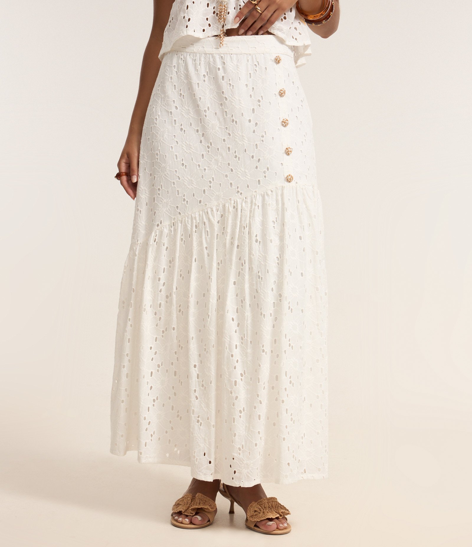 Saia Long Midi em Laise Floral com Pala e Botõezinhos Branco 3