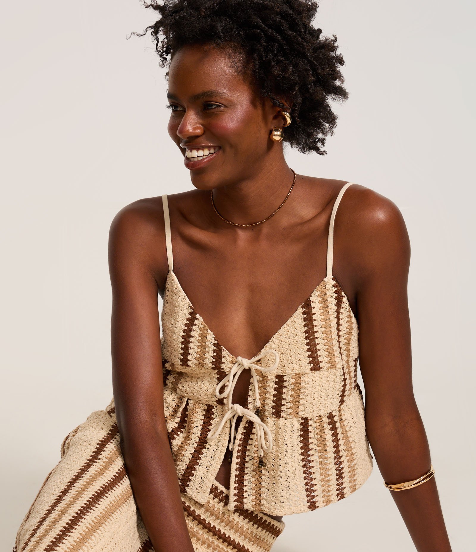 Blusa Evasê em Algodão com e Amarração Frontal Bege 1