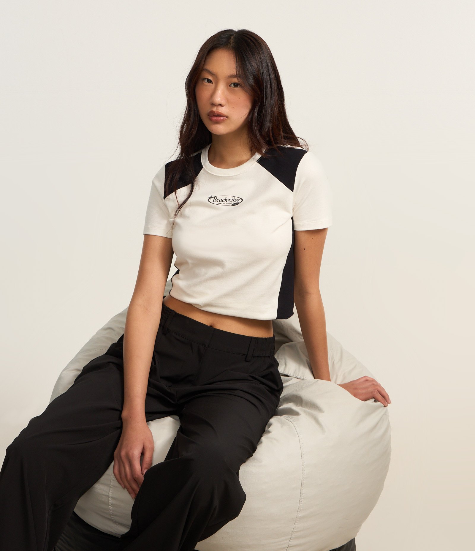 Blusa Baby Look em Algodão com Recortes Contrastantes Branco 1