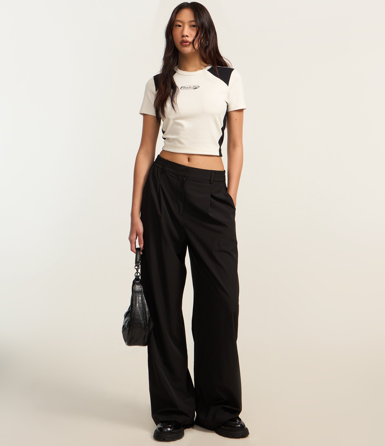 Blusa Baby Look em Algodão com Recortes Contrastantes Branco 2