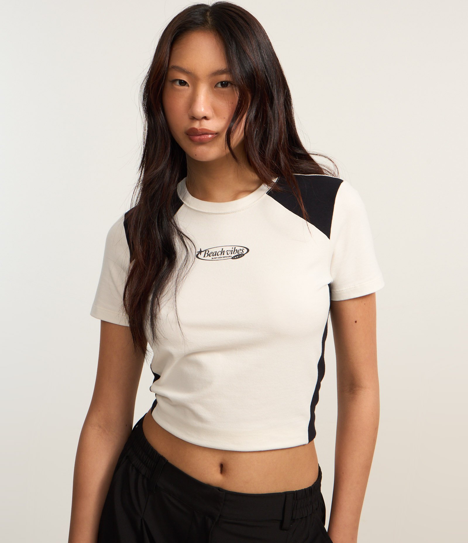 Blusa Baby Look em Algodão com Recortes Contrastantes Branco 3