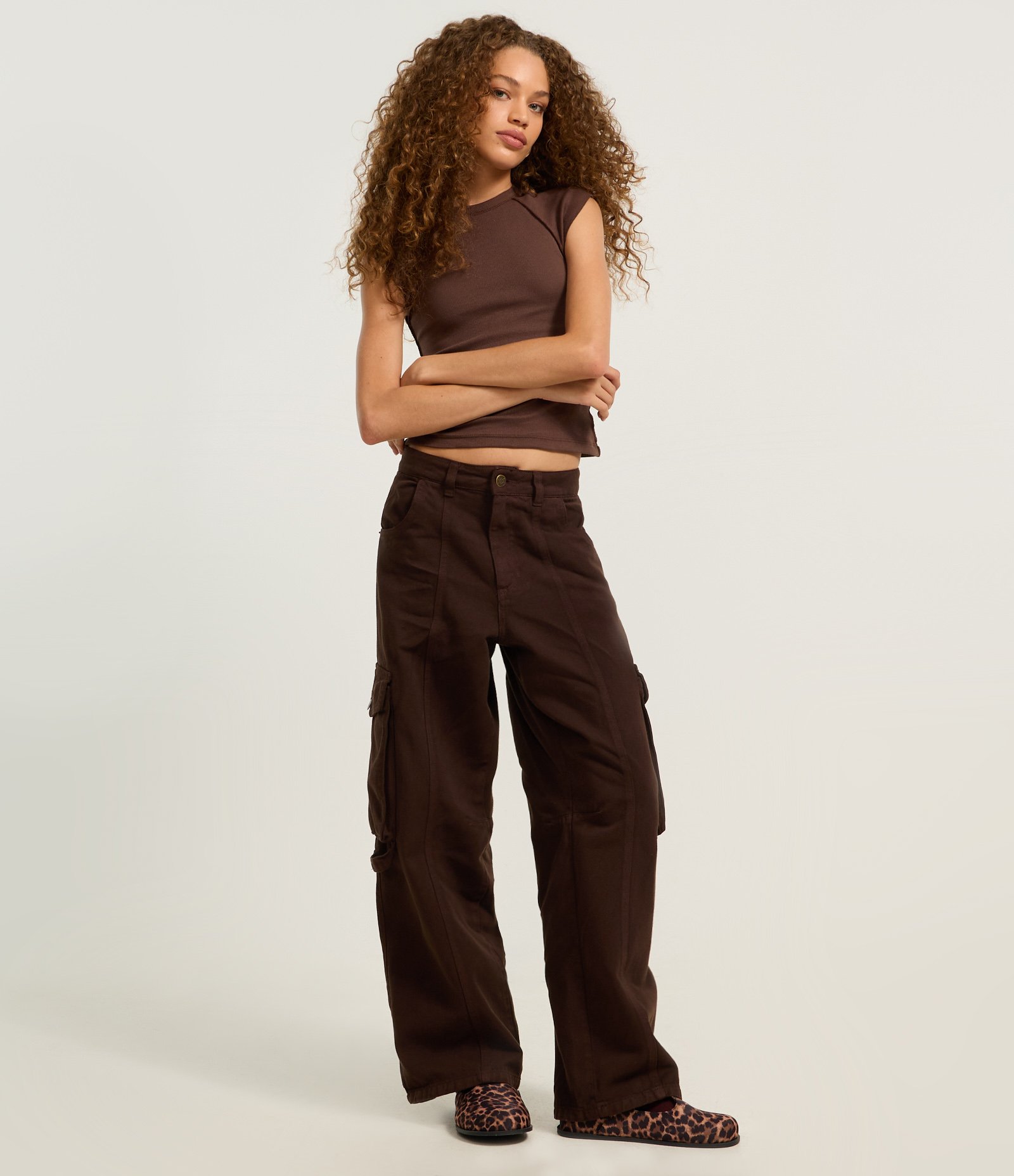 Blusa Regular em Ribana com Detalhe de Costura Marrom 2