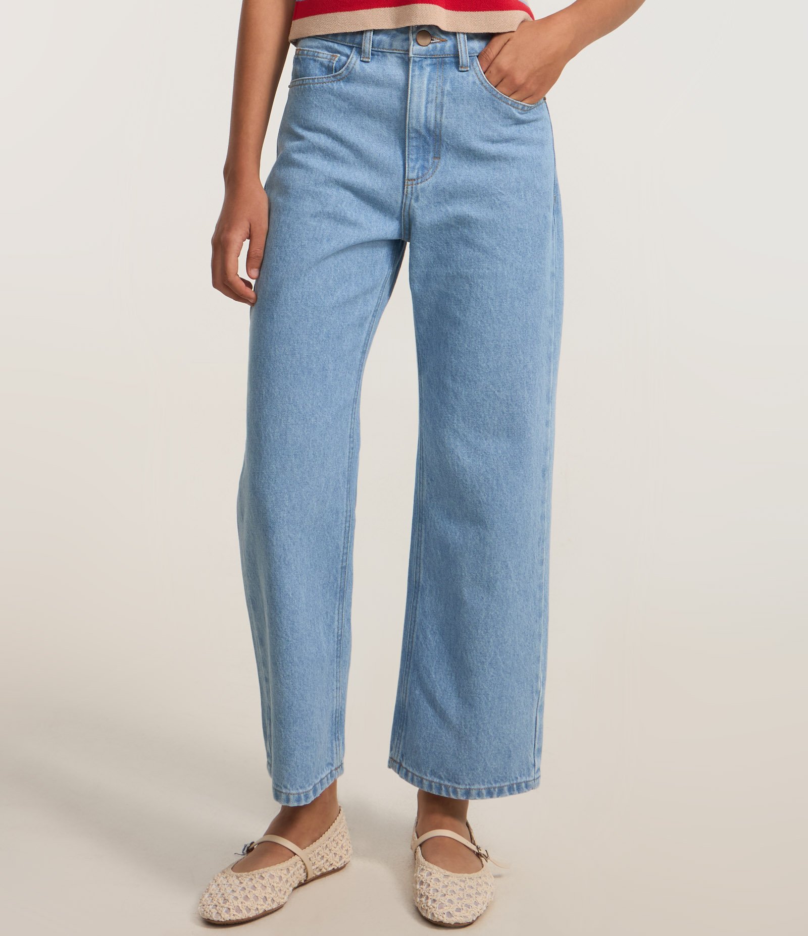 Calça Cropped Reta Jeans com Lavagem Clássica Azul Claro 3