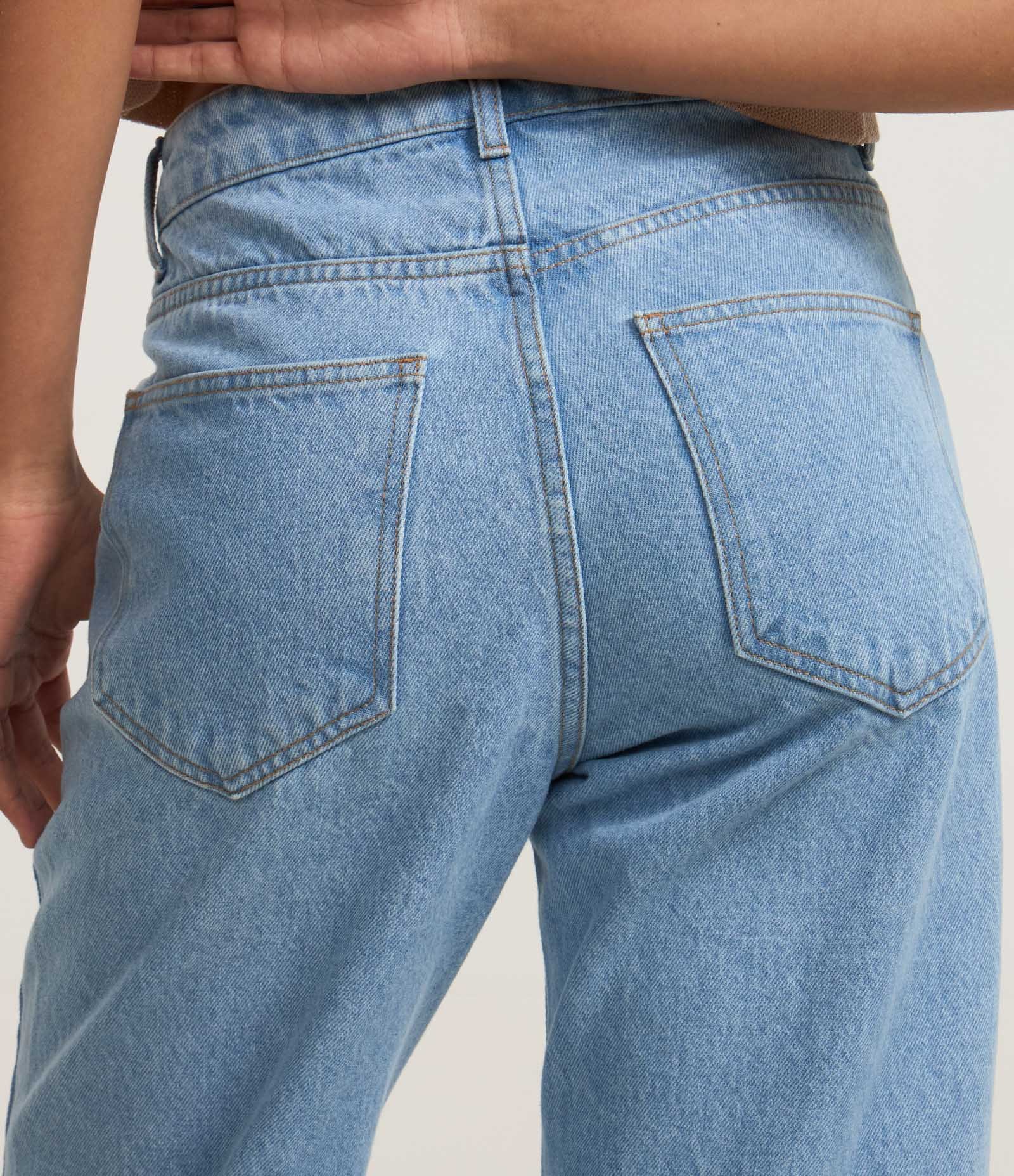 Calça Cropped Reta Jeans com Lavagem Clássica Azul Claro 5