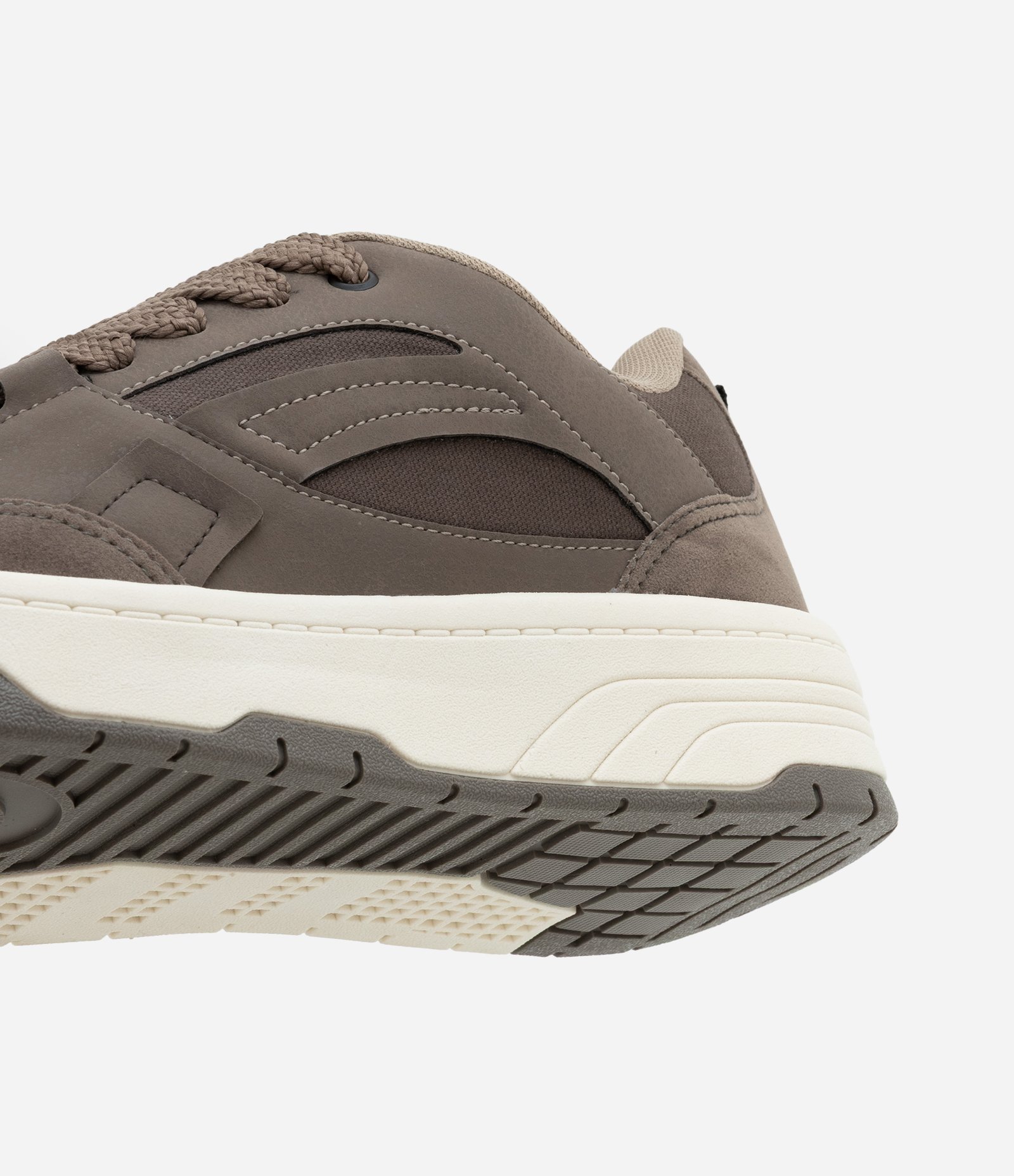 Tênis Sintético com Cadarço e Recortes Cinza 4