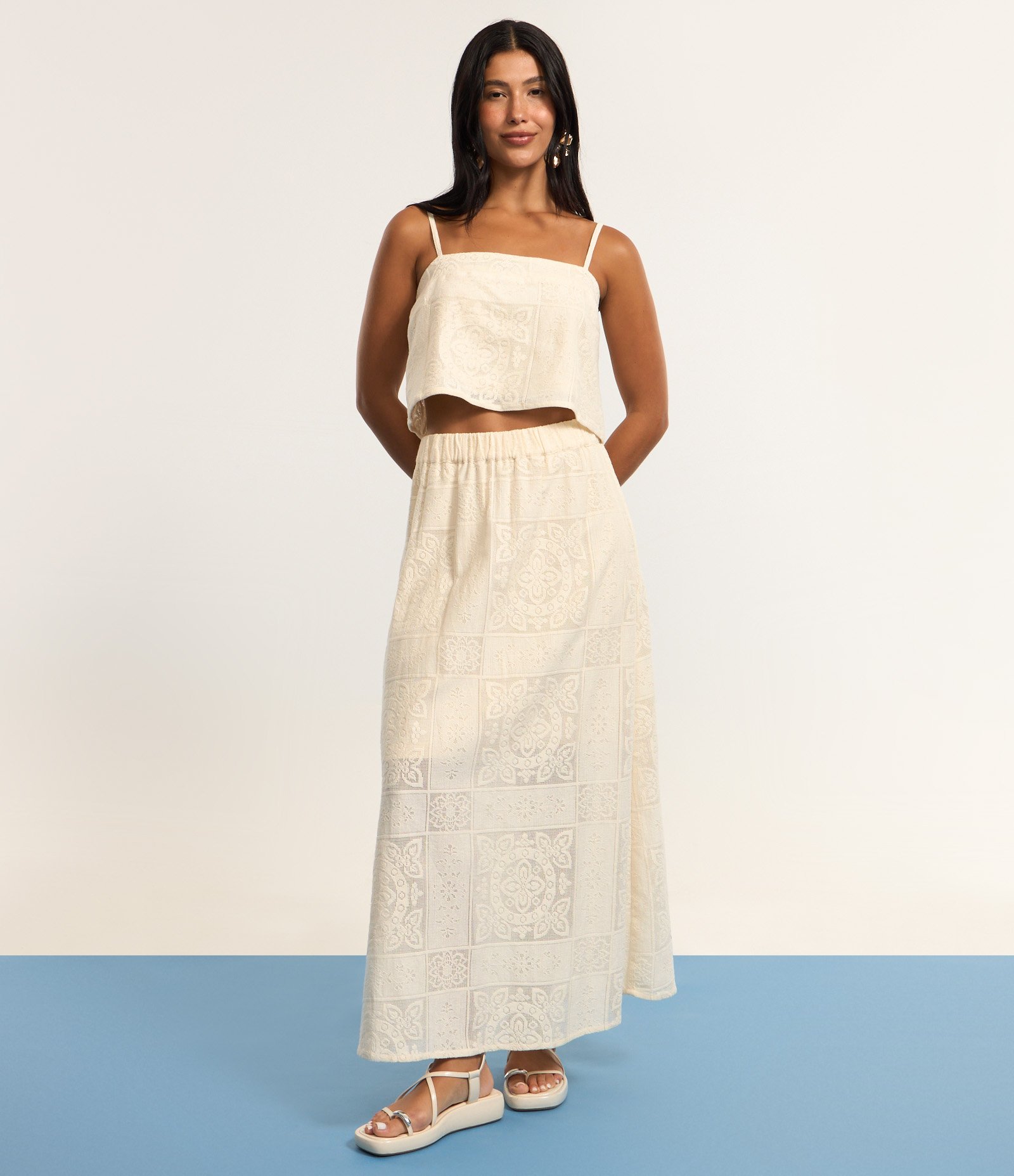 Saia Midi Evasê com Estampa Guipire Floral e Cós Elástico Bege 4