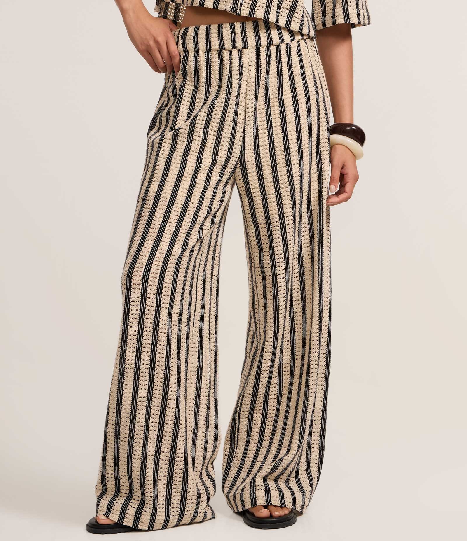 Calça Reta em Tricô com Listras e Cós Elástico Bege 3