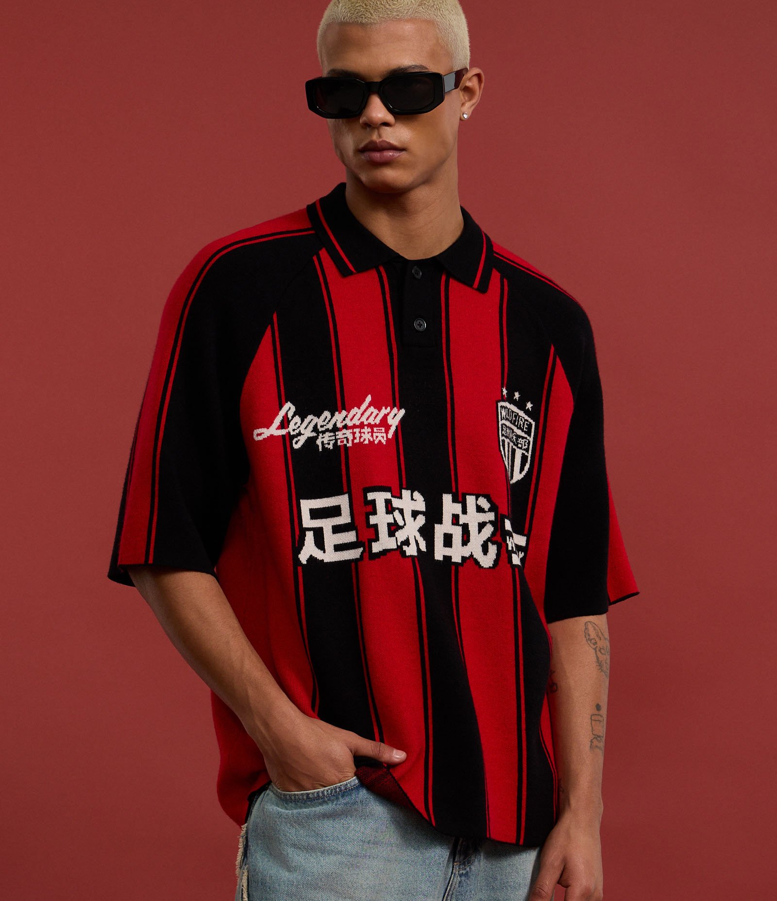 Camisa Polo Boxy Sportcore em Tricô com Estampa Listrada e Lettering Vermelho/Preto 1