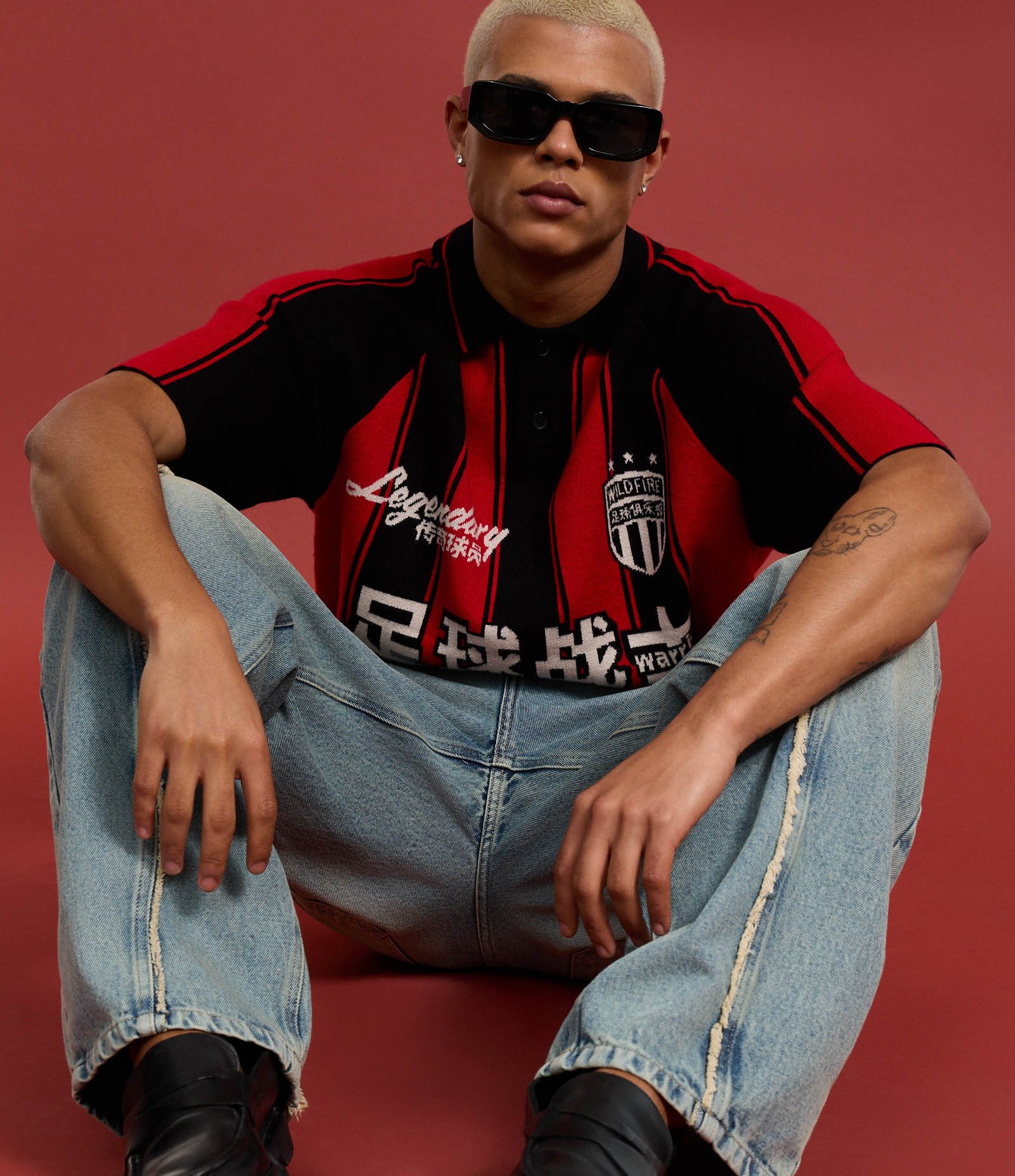 Camisa Polo Boxy Sportcore em Tricô com Estampa Listrada e Lettering Vermelho/Preto 4