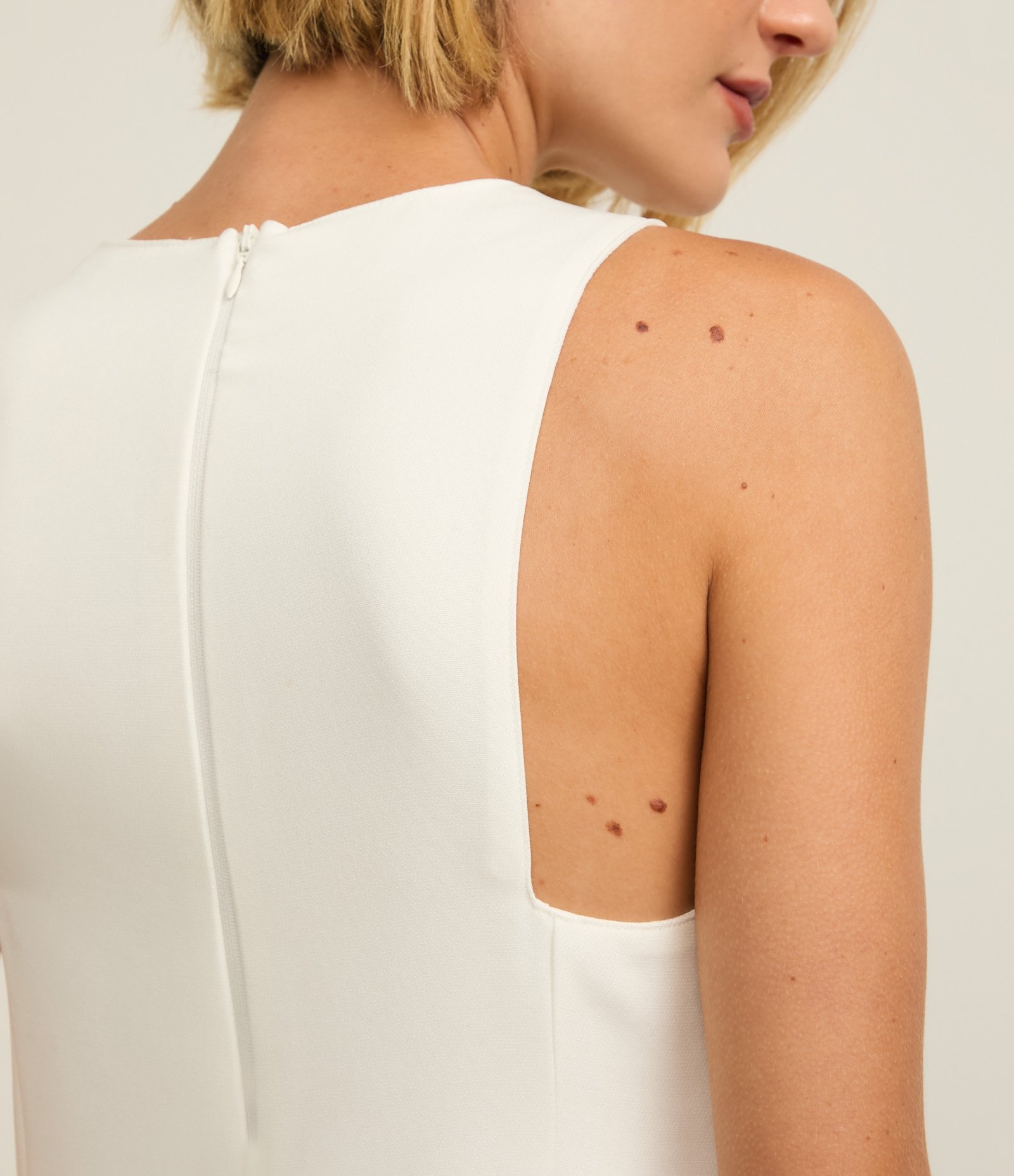 Vestido Trapézio Alfaiatado com Aplicação e Bordados Florais Branco Neve 5