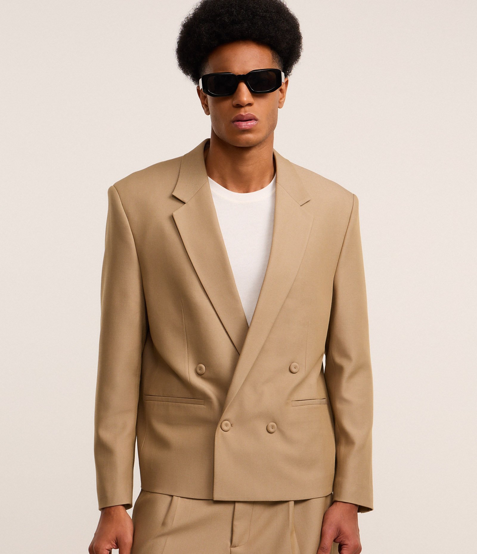 Blazer Boxy em Viscose Alfaiatado com Botões Bege 1