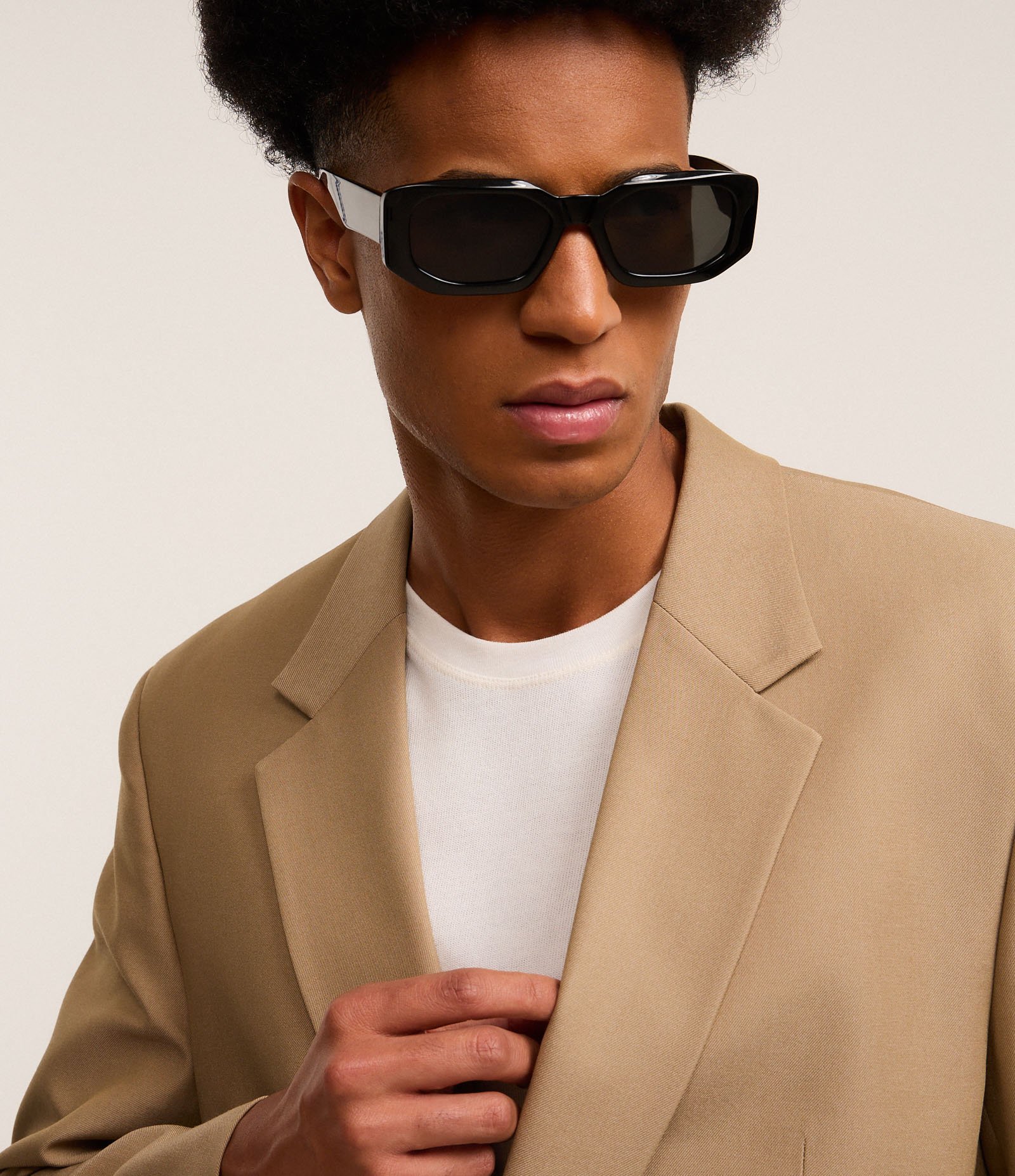 Blazer Boxy em Viscose Alfaiatado com Botões Bege 5