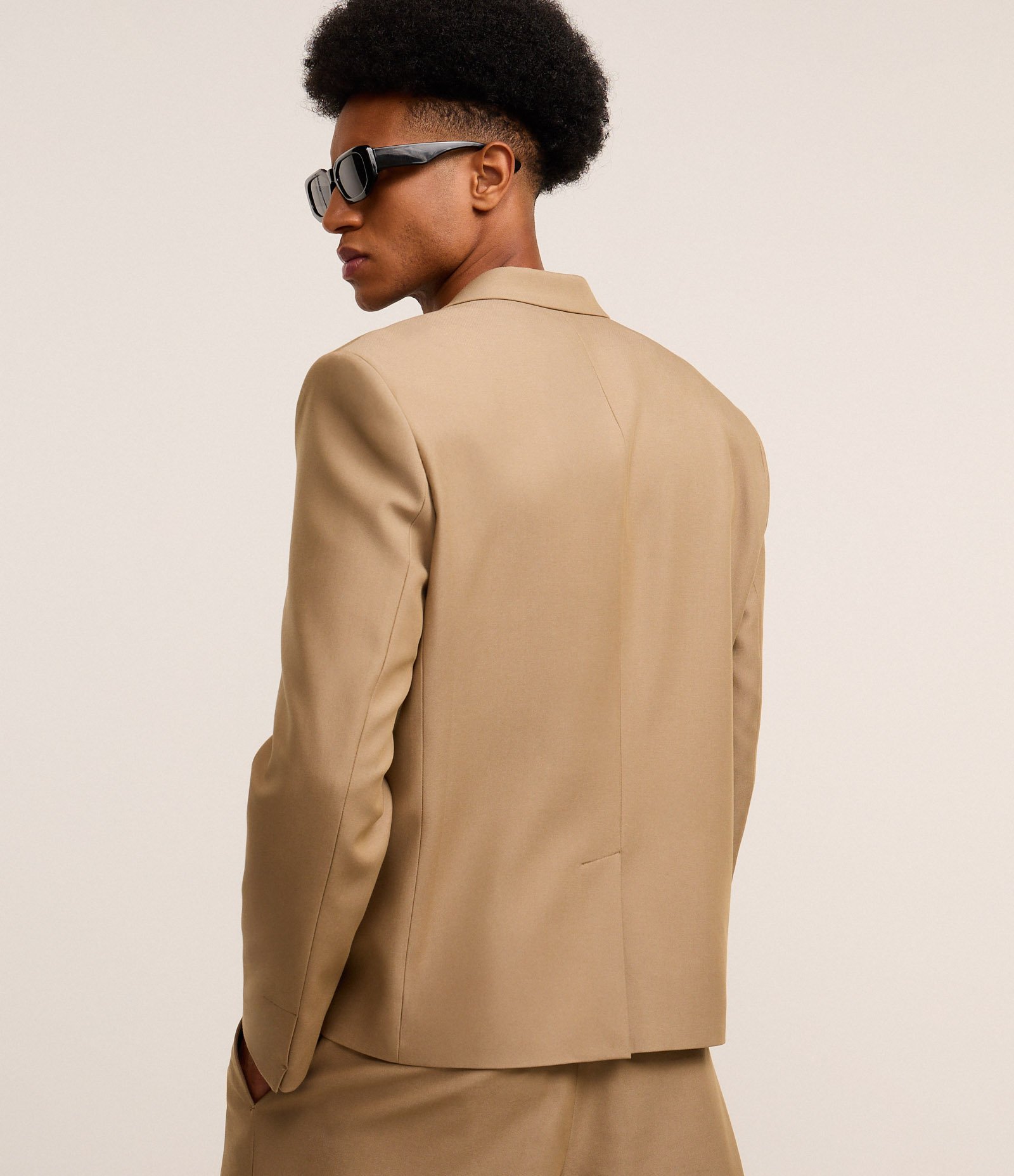 Blazer Boxy em Viscose Alfaiatado com Botões Bege 6