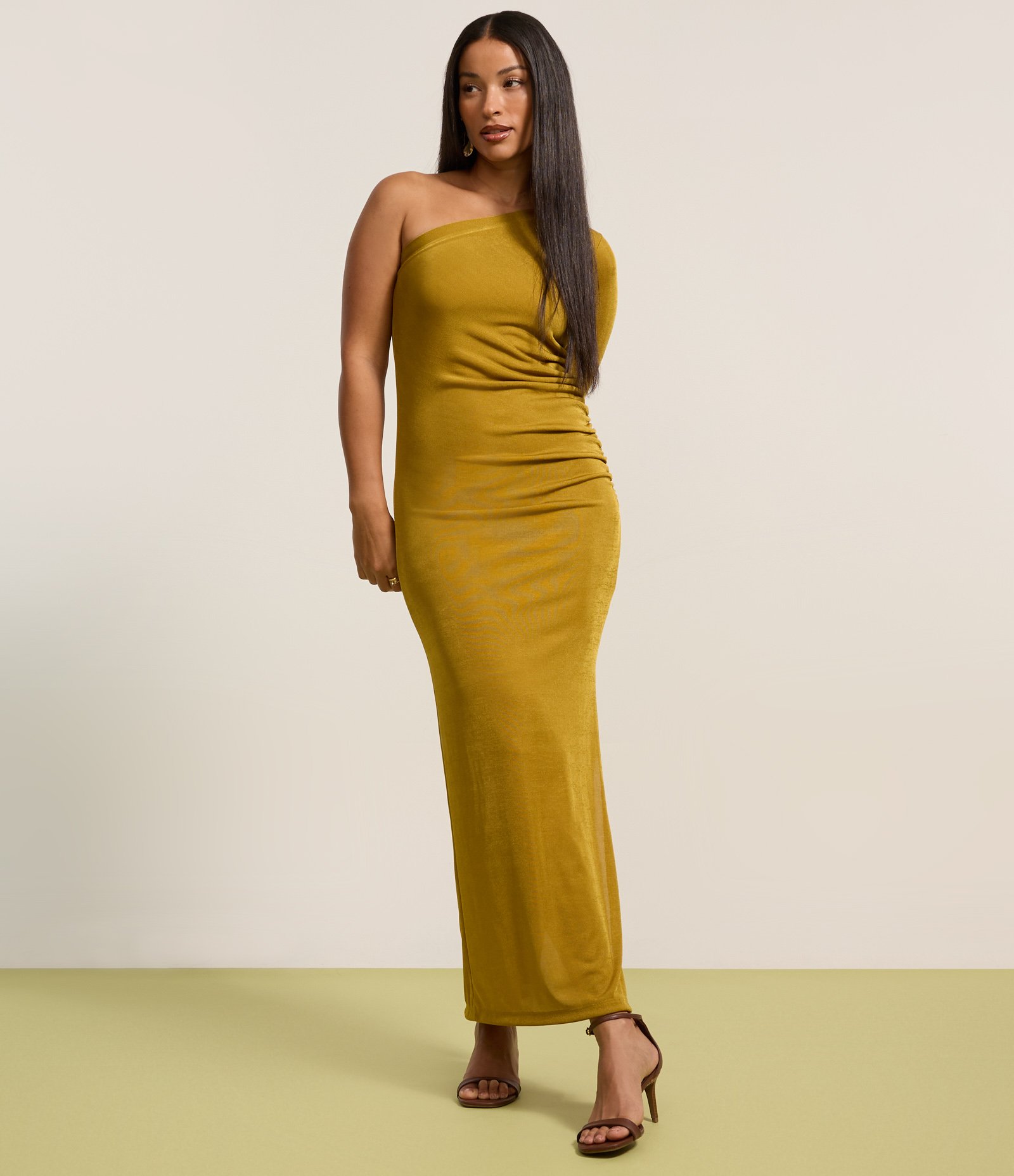 Vestido New Midi em Ribana com Decote Ombro Só Verde 4