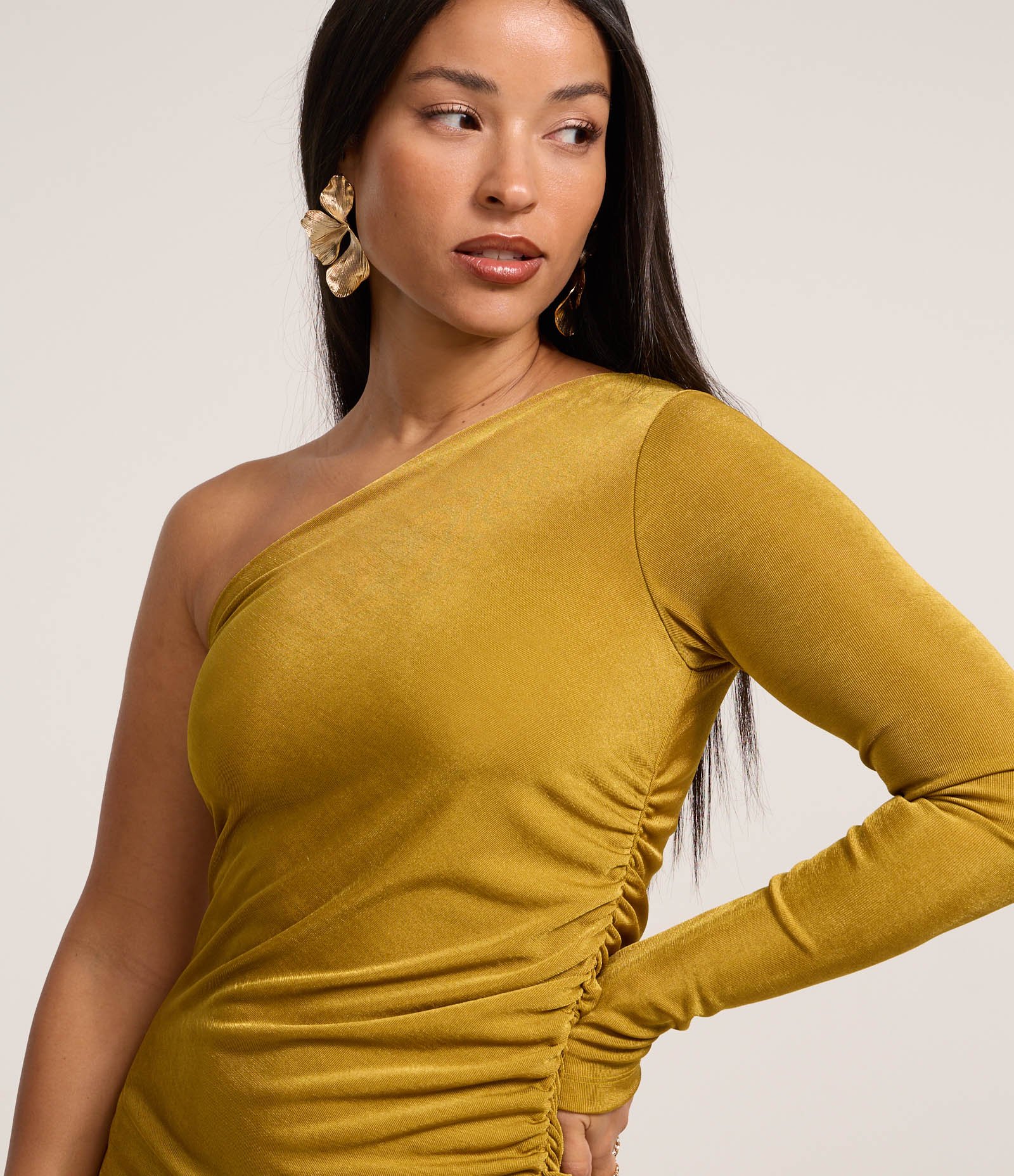 Vestido New Midi em Ribana com Decote Ombro Só Verde 1