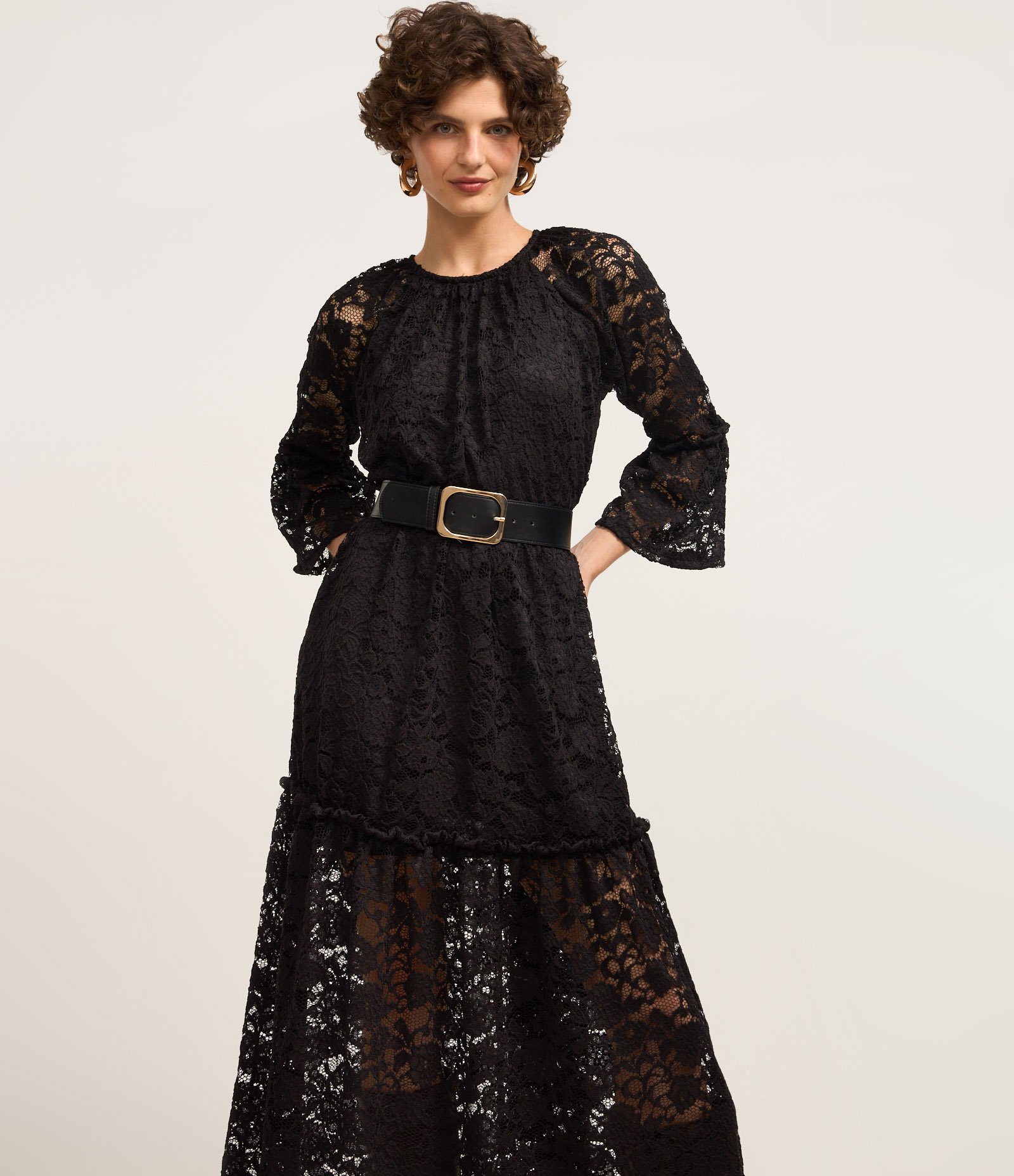 Vestido Boho Reto em Renda com Detalhes Transparentes Preto 2