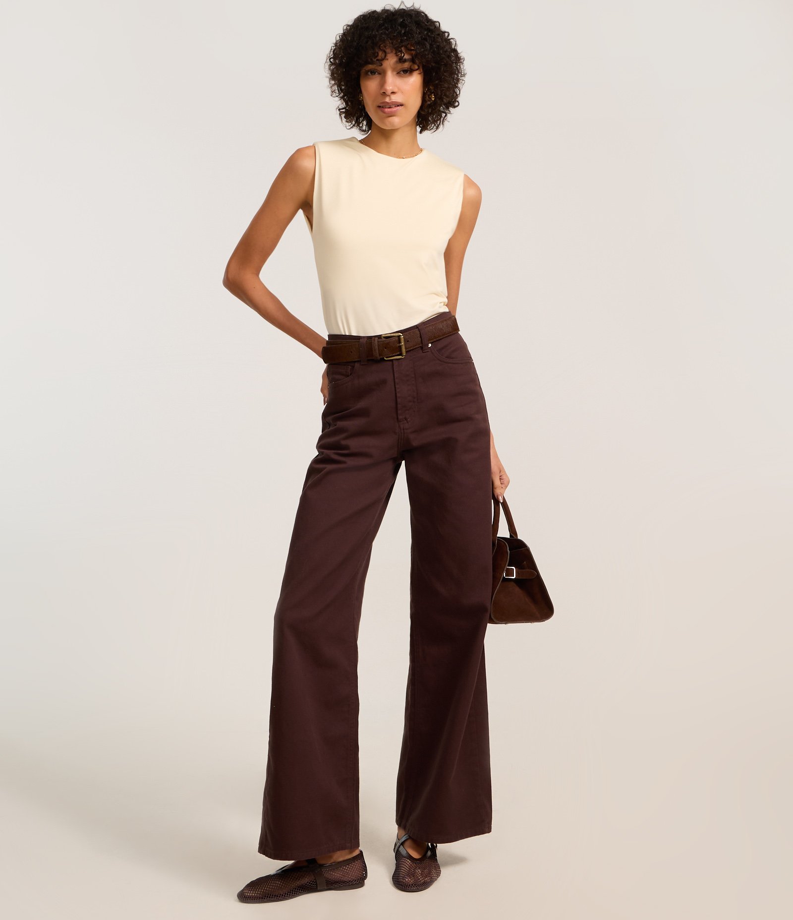 Blusa em Microfibra sem Manga com Ombreira Bege 2