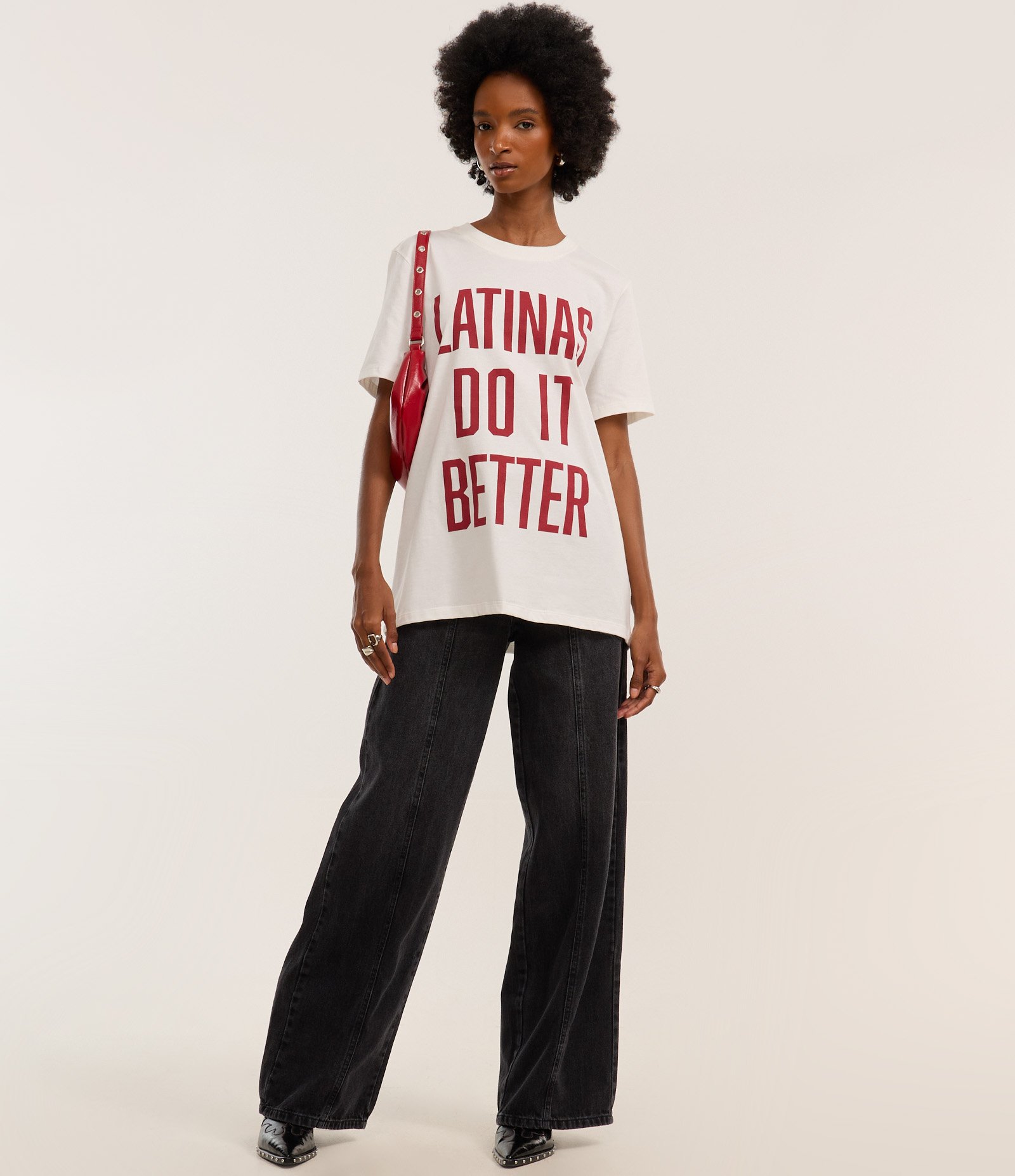 Camiseta T-shirt em Algodão com Estampa Latinas do it Better Branco 2