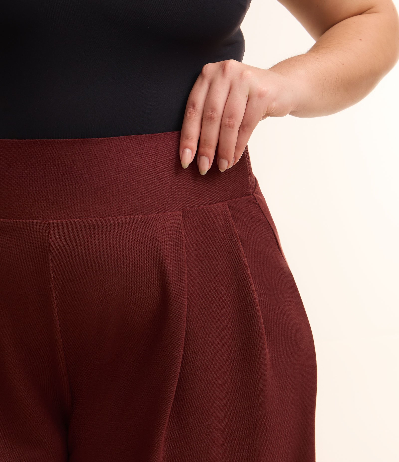 Calça Pantalona Crepe com Lastex nas Costas Curve & Plus Size 4