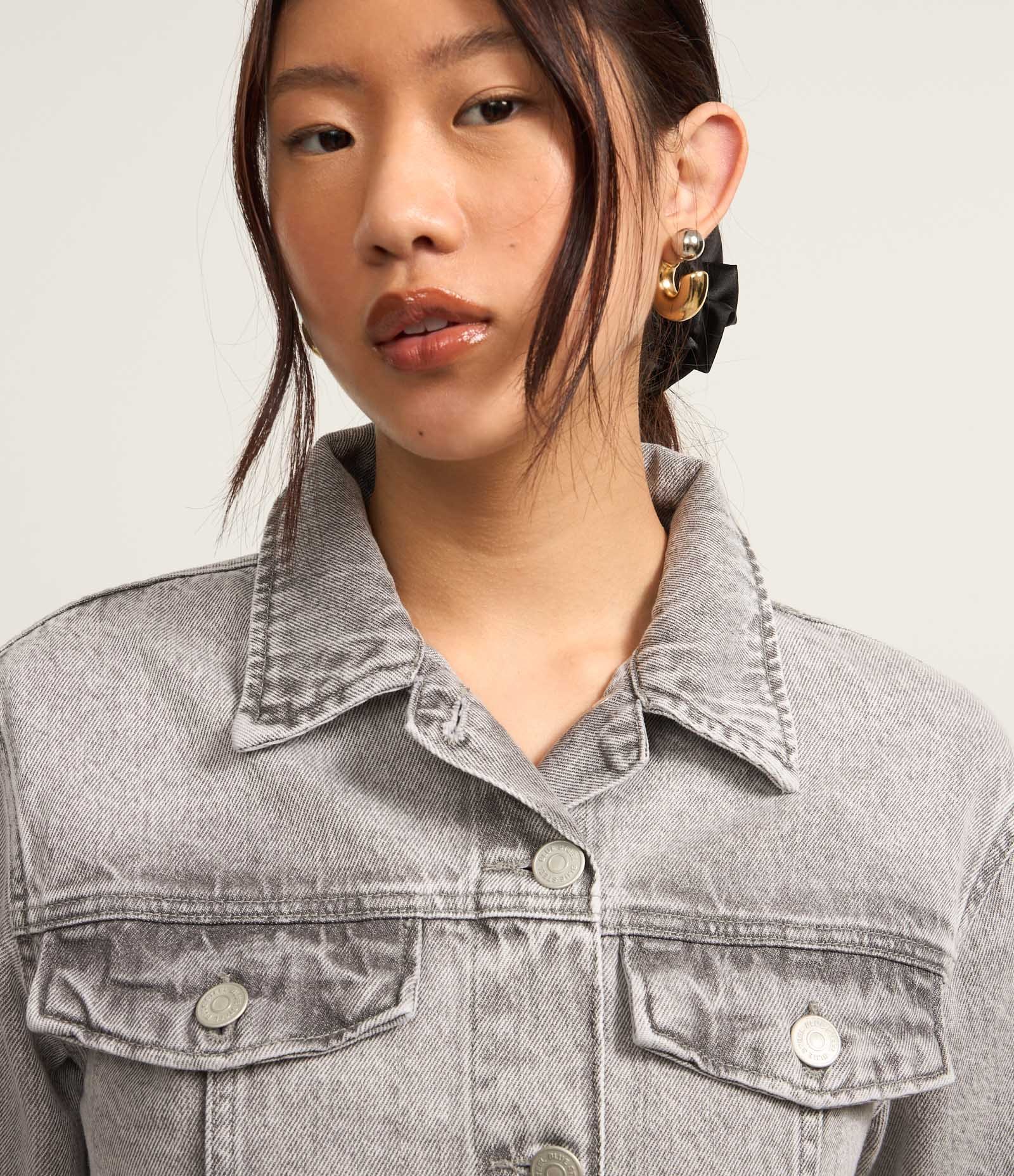 Jaqueta Regular em Jeans com Botões Cinza 3