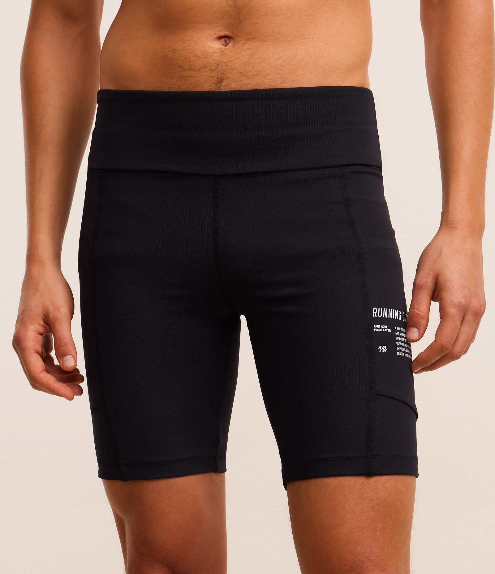 Bermuda Esportiva Corrida em Microfibra com Bolsos e Compressão Preto 2