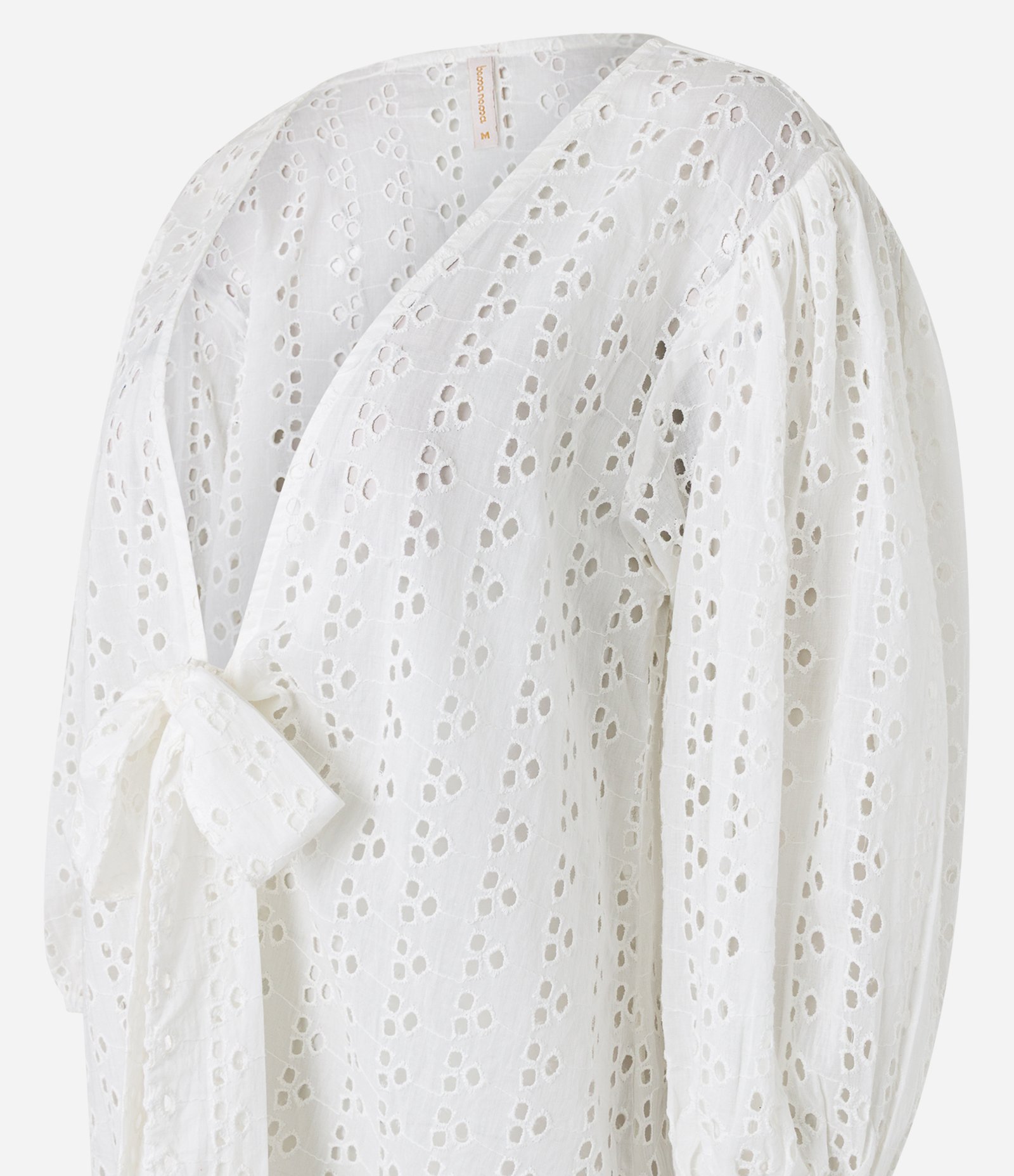 Saída de Praia Bata em Laise com Manga Bufante e Laço Frontal Branco 6