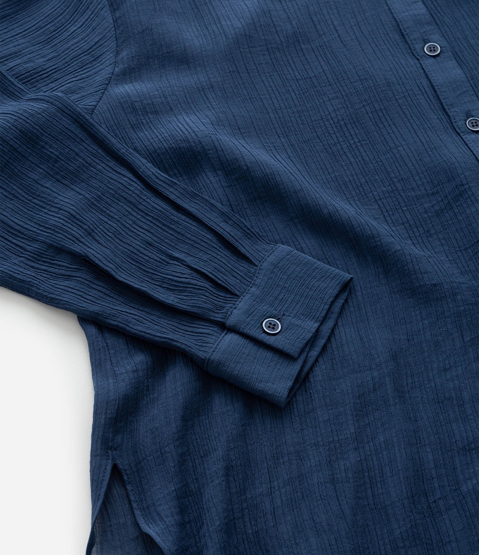 Camisa Alongada em Crepe com Textura Curve & Plus Size Azul 7