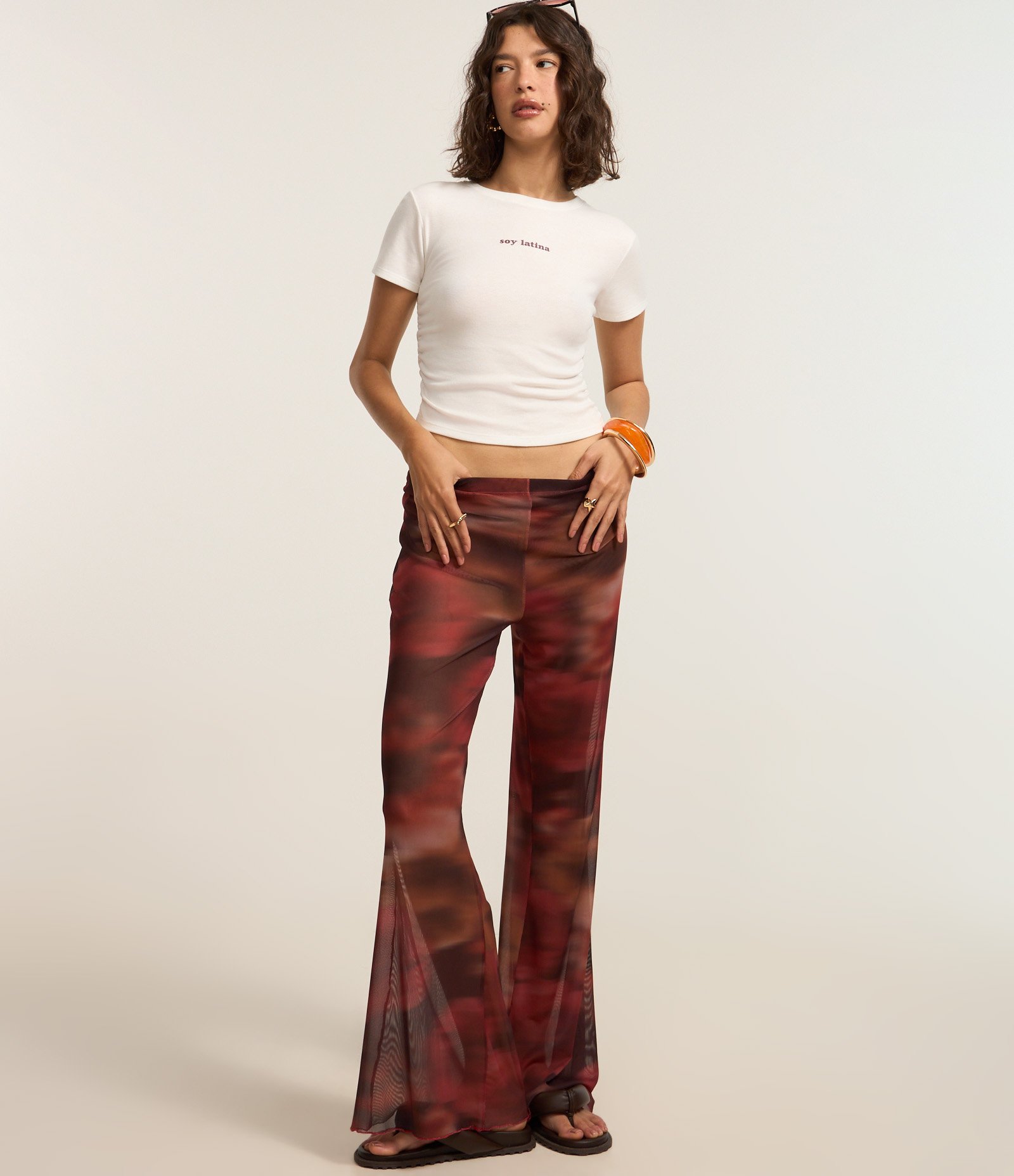 Blusa T-shirt em Ribana com Franzidos Laterais e Lettering Soy Latina Branco 2