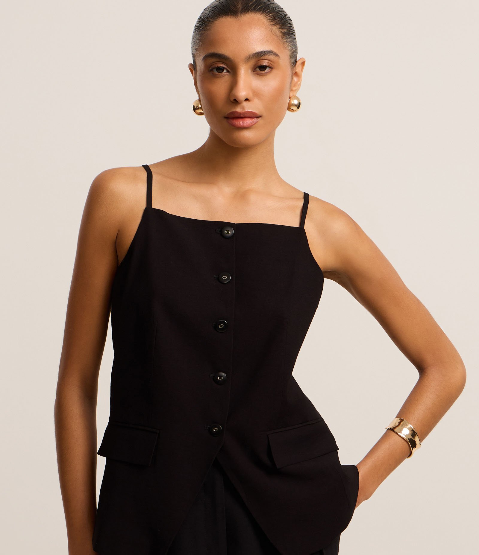 Colete em Viscose com Decote Quadrado e Barra V Preto 1