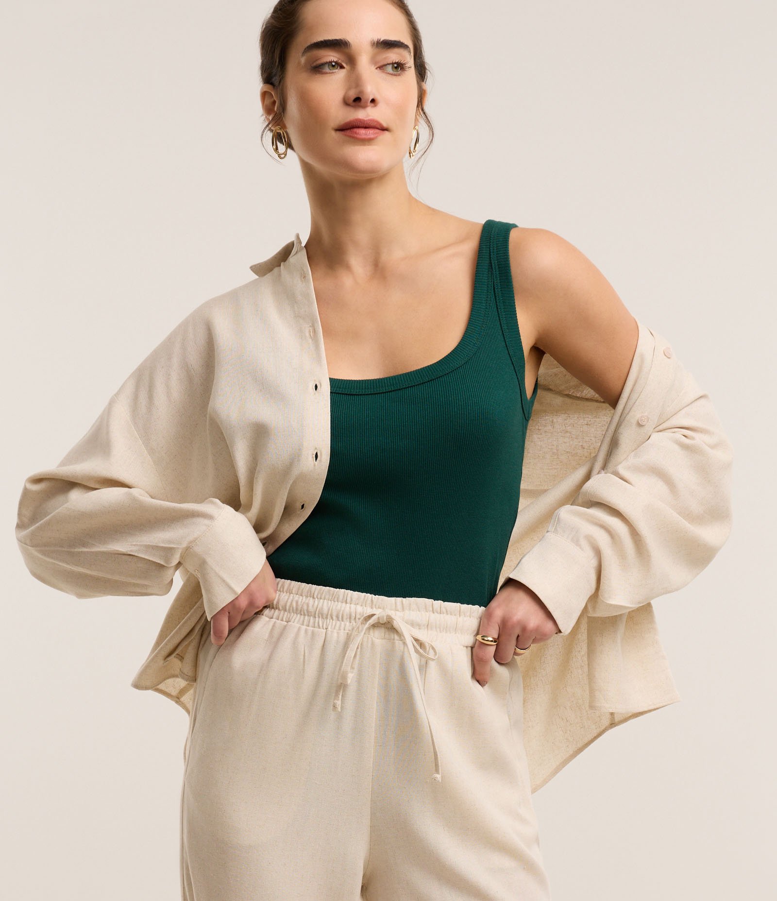 Blusa Regata em Ribana com Decote U Verde 1