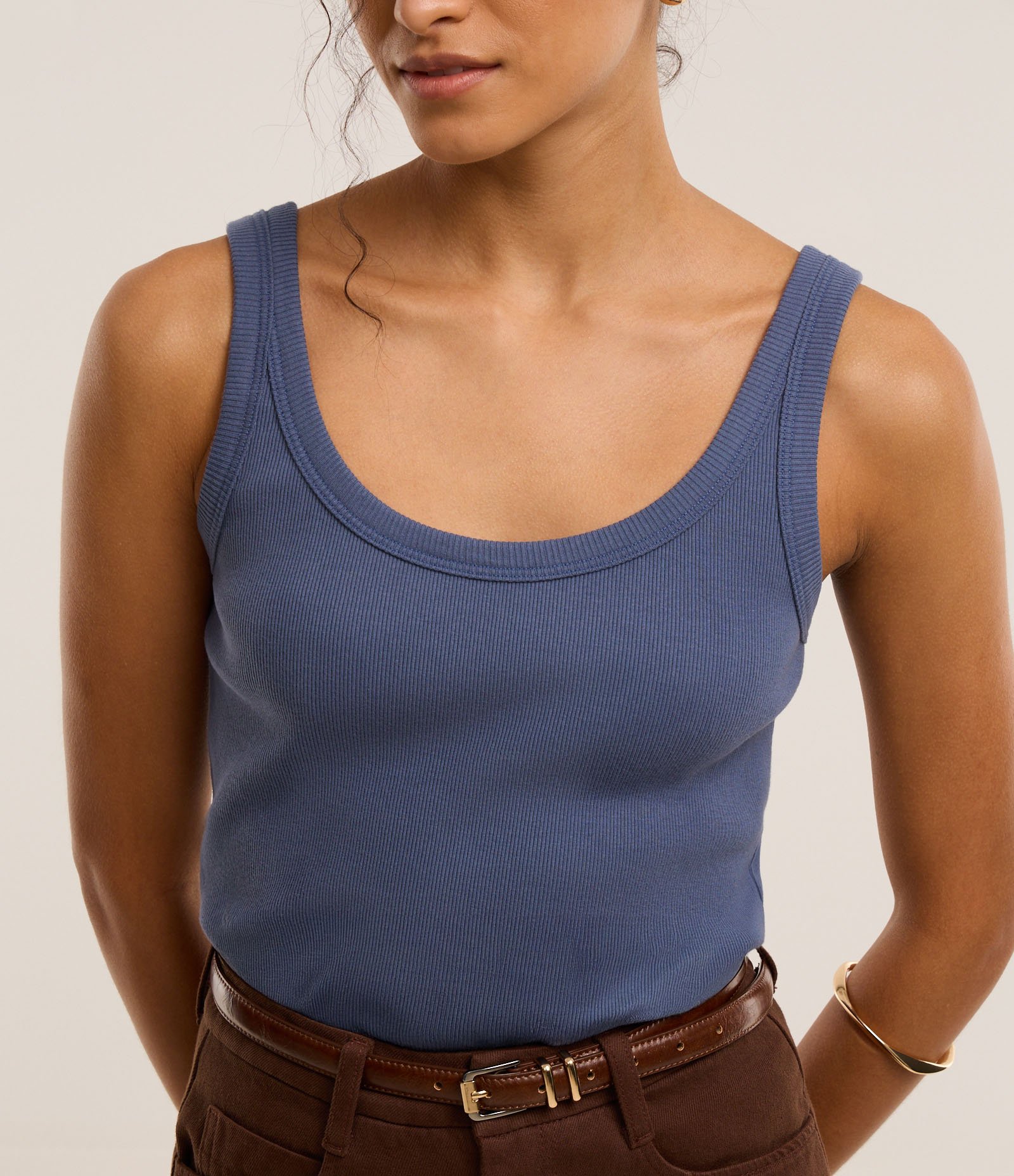 Blusa Regata em Ribana com Decote U Azul 5