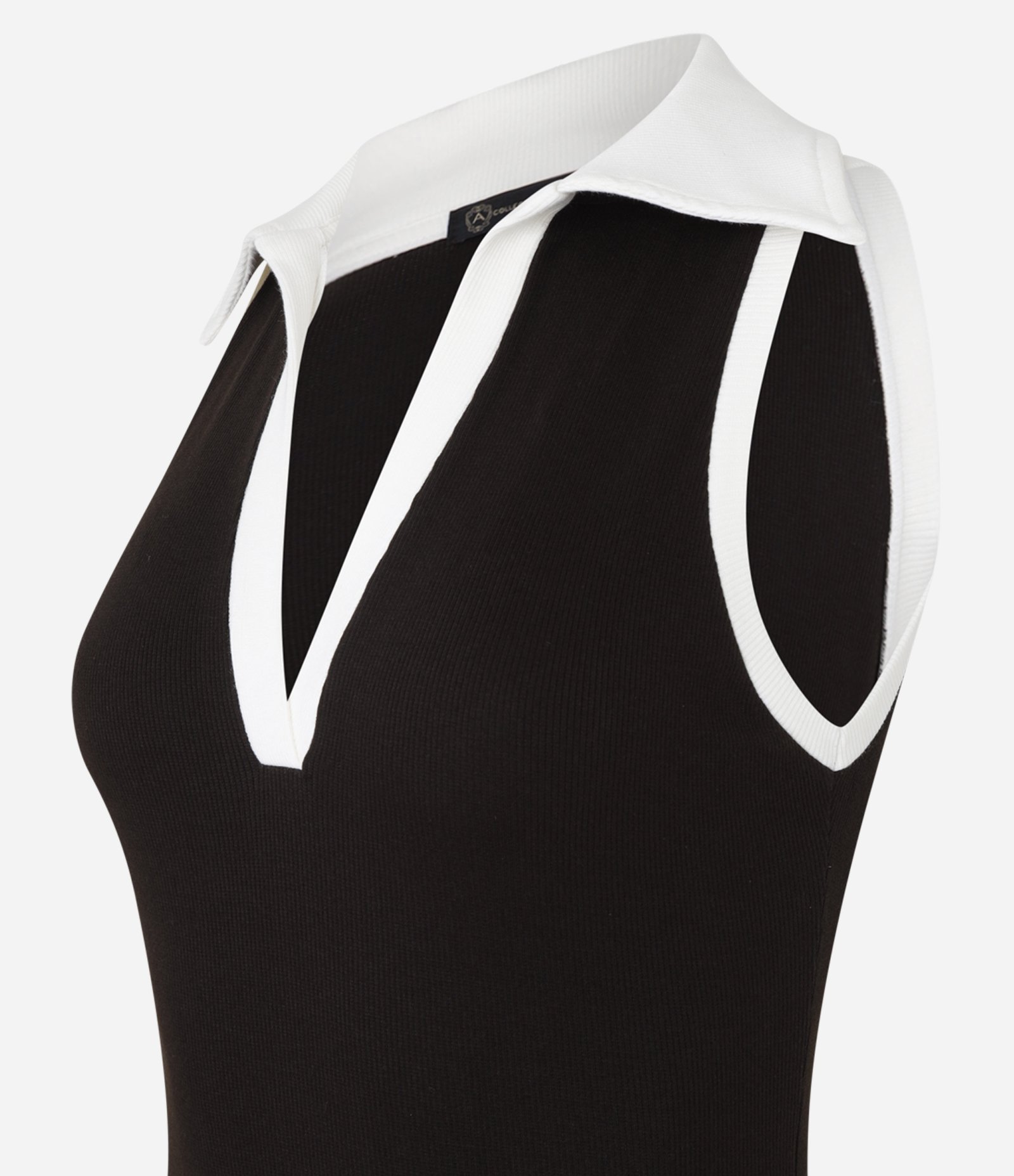 Vestido Curto em Ribana com Gola Polo e Detalhes Contrastantes Preto 6