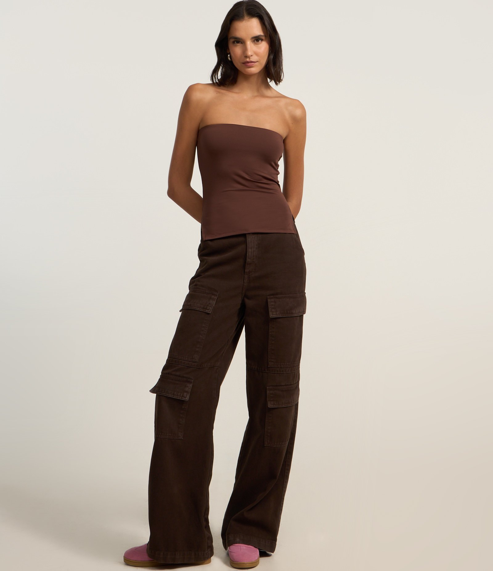 Blusa em Microfibra Tomara que Caia com Fenda Lateral Marrom 2