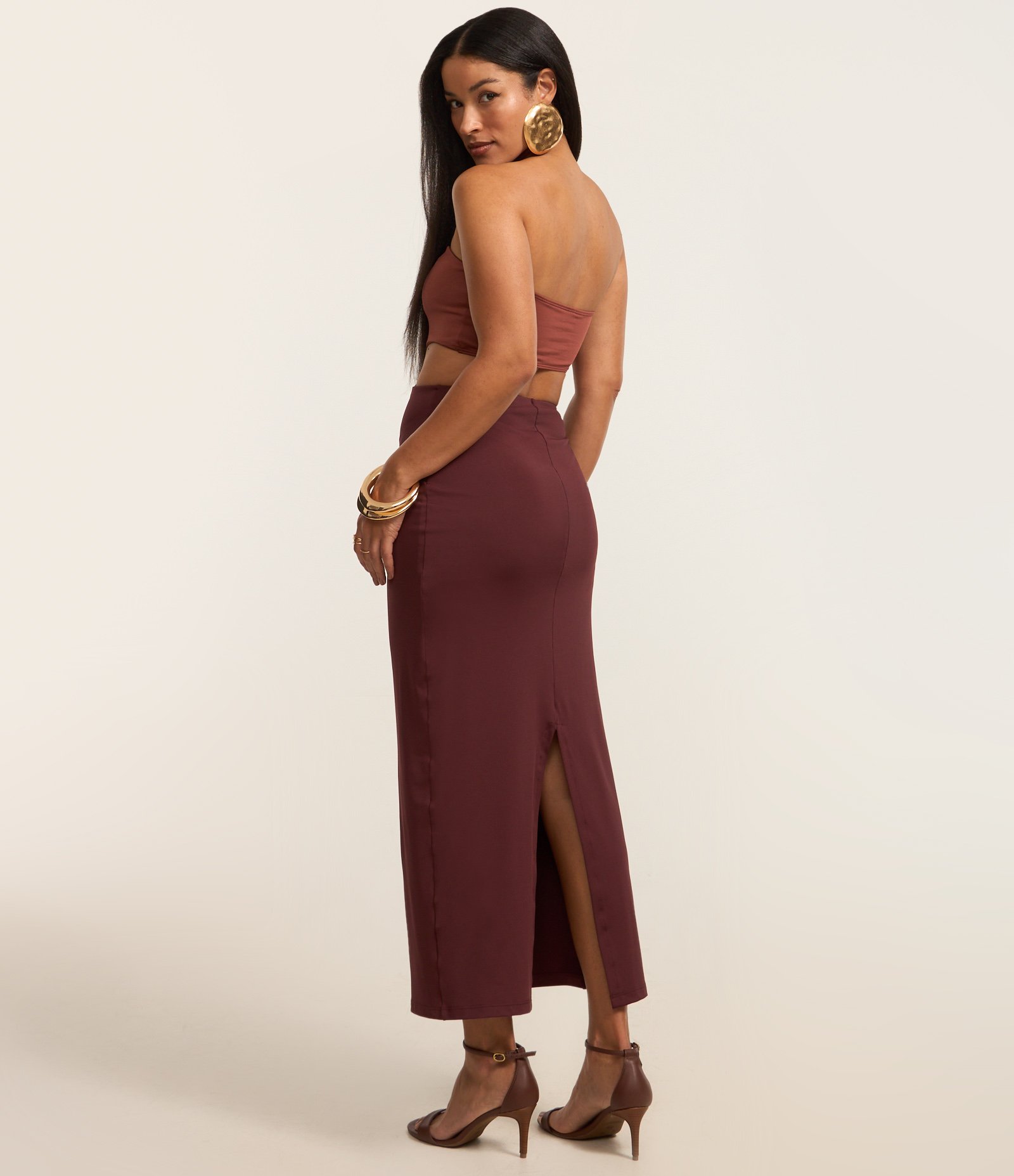 Vestido sem Manga em Jersey Bicolor com Recorte e Aviamento Frontal Marrom 5